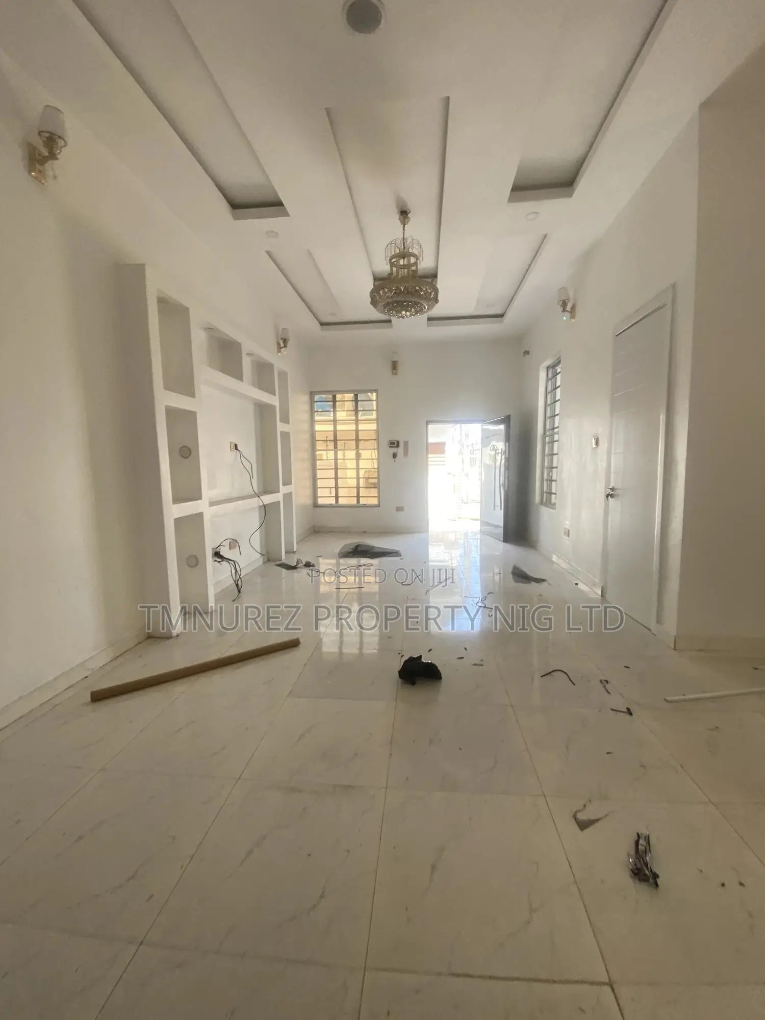 4bdrm Duplex in Chevron for rent