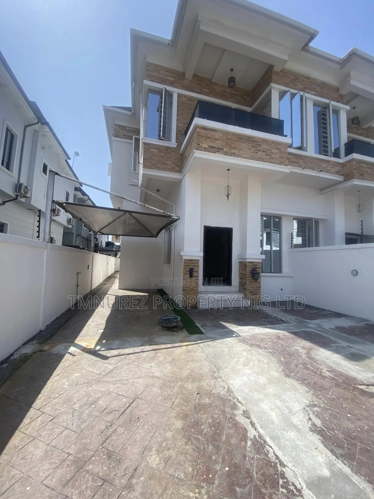 4bdrm Duplex in Chevron for rent