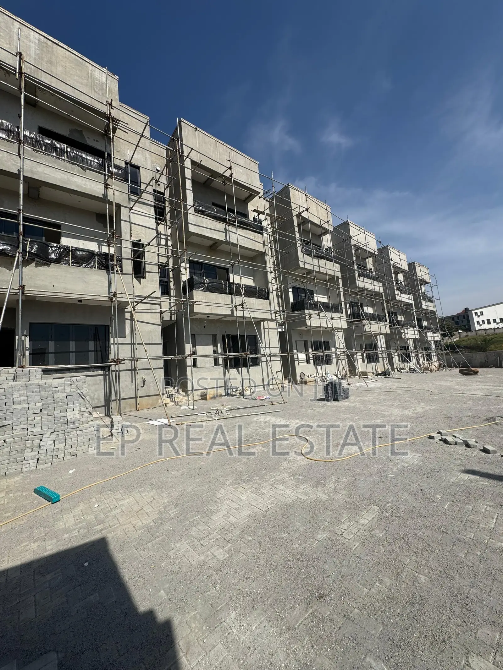 4bdrm Duplex in Guzape District for sale
