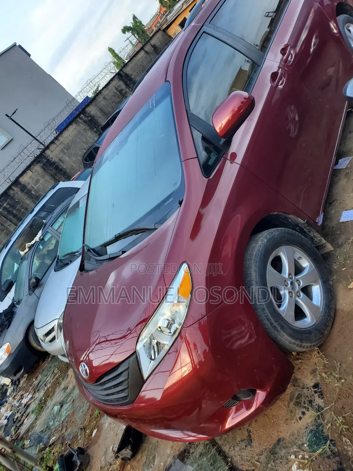Toyota Sienna 2010 Red