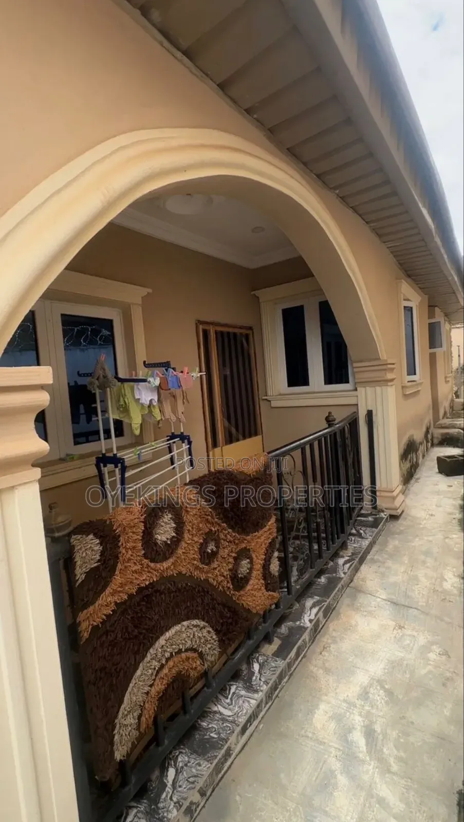 3bdrm Block of Flats in Commodore, Akala Express for sale