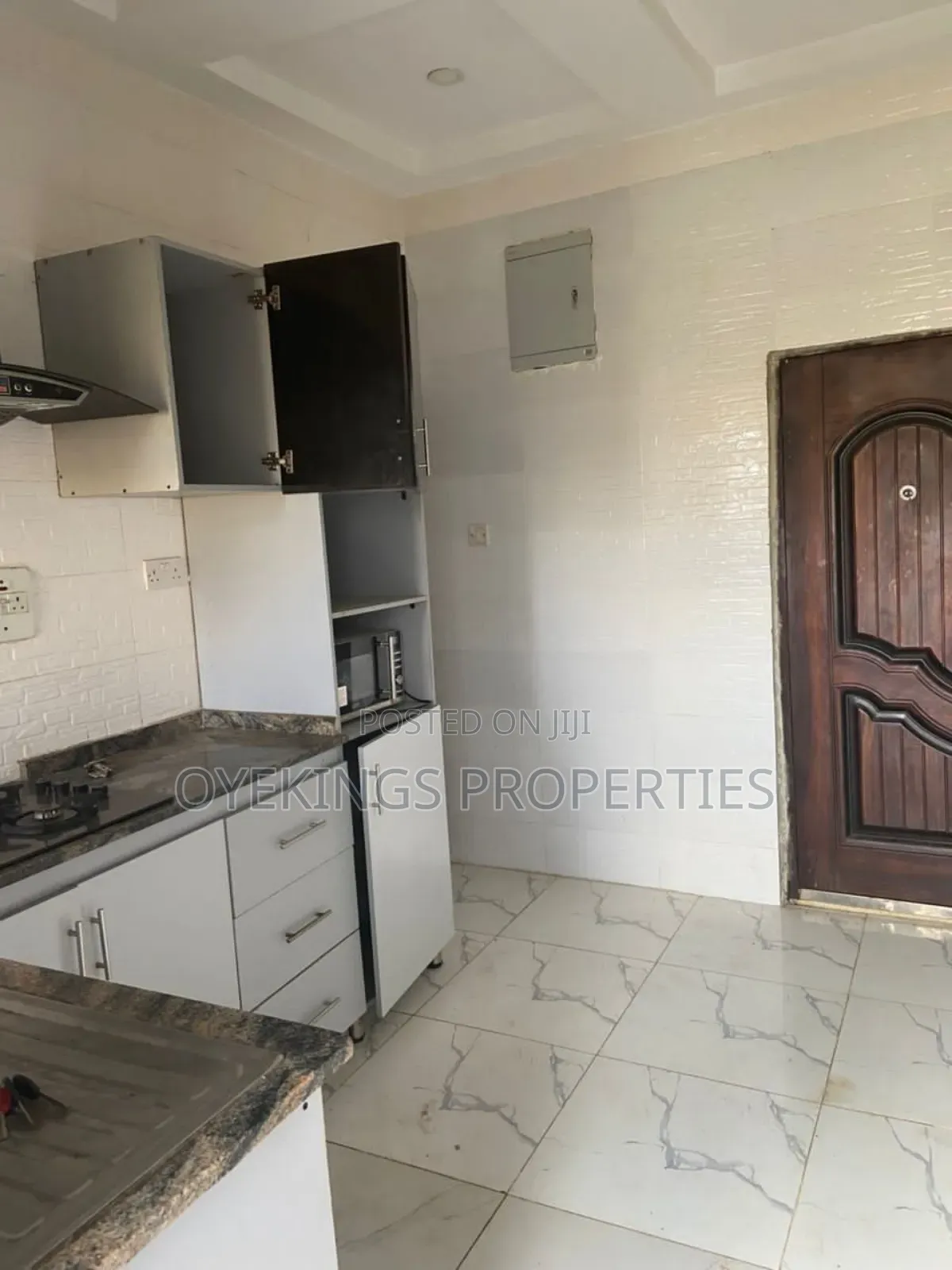 2bdrm Block of Flats in Oreofe, Akala Express for rent