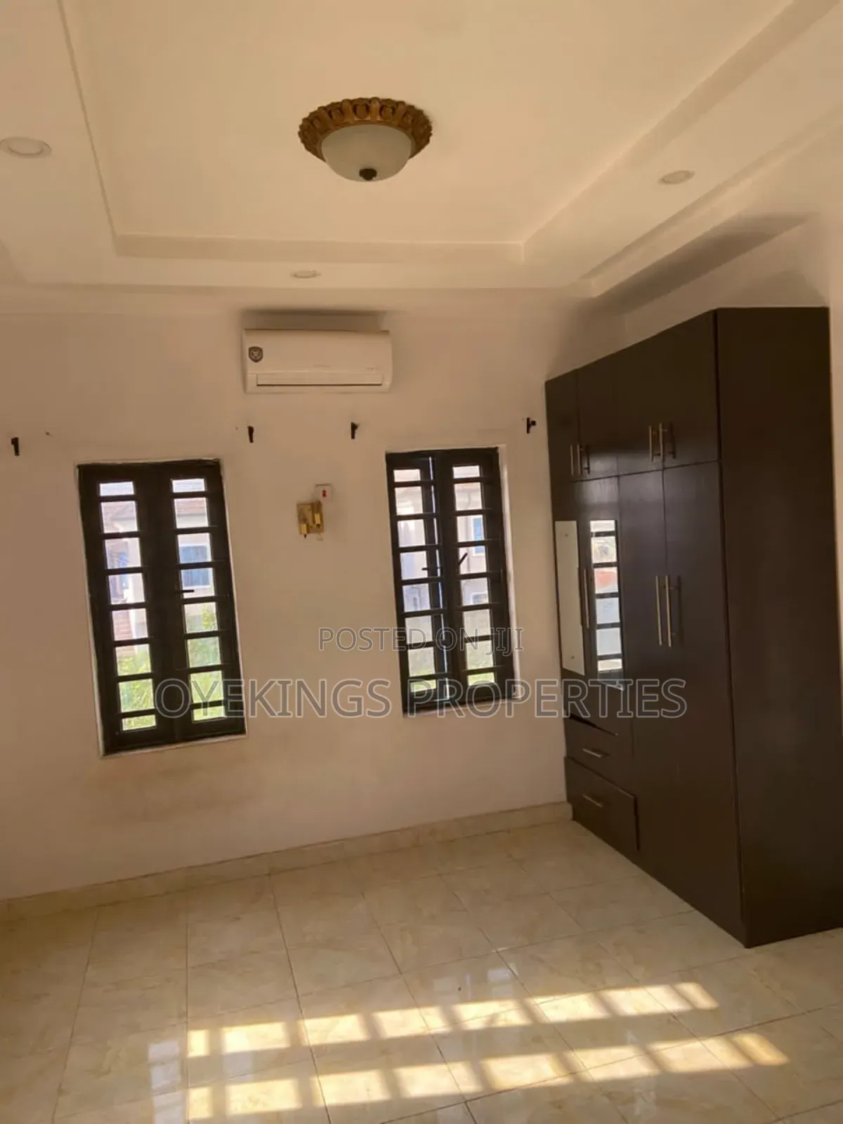 2bdrm Block of Flats in Oreofe, Akala Express for rent