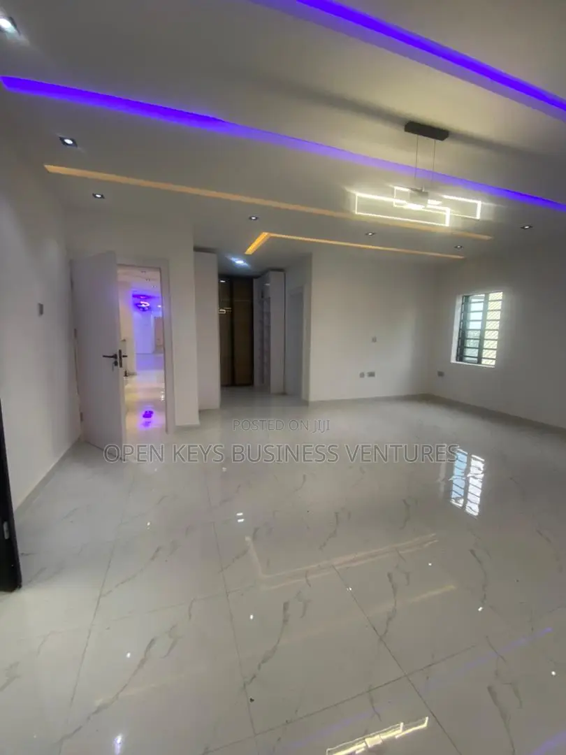 Furnished 5bdrm Duplex in Yemoja Str, Oluyole Estate for sale