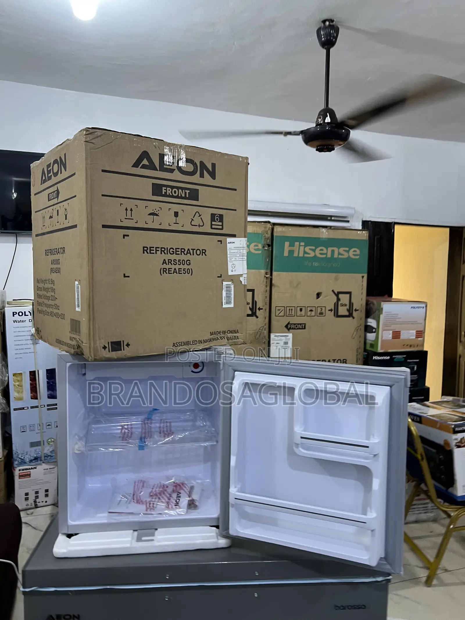 Aeon Ars50g 45l Room Fridge With Sturdy Compact Design