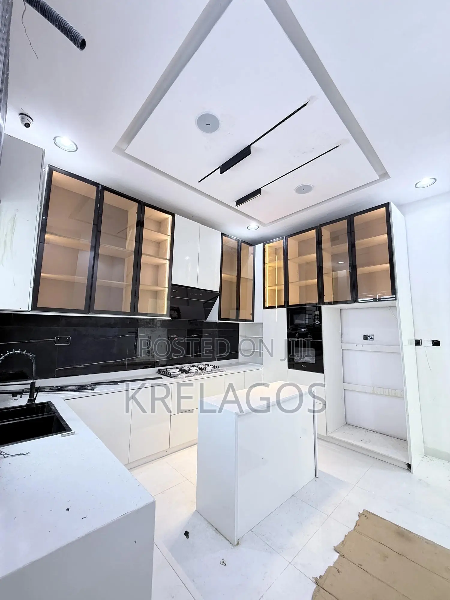 5bdrm Duplex in Orchid, Chevron for sale