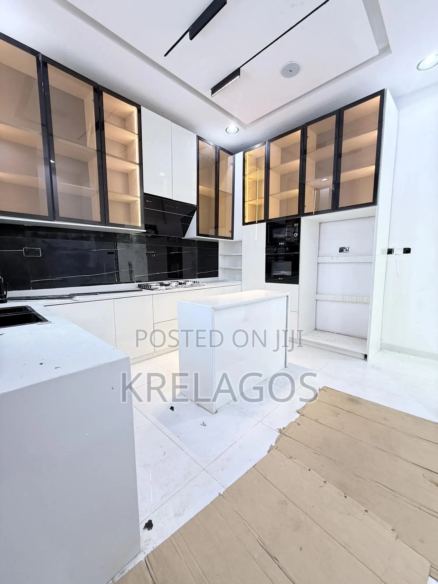 5bdrm Duplex in Orchid, Chevron for sale