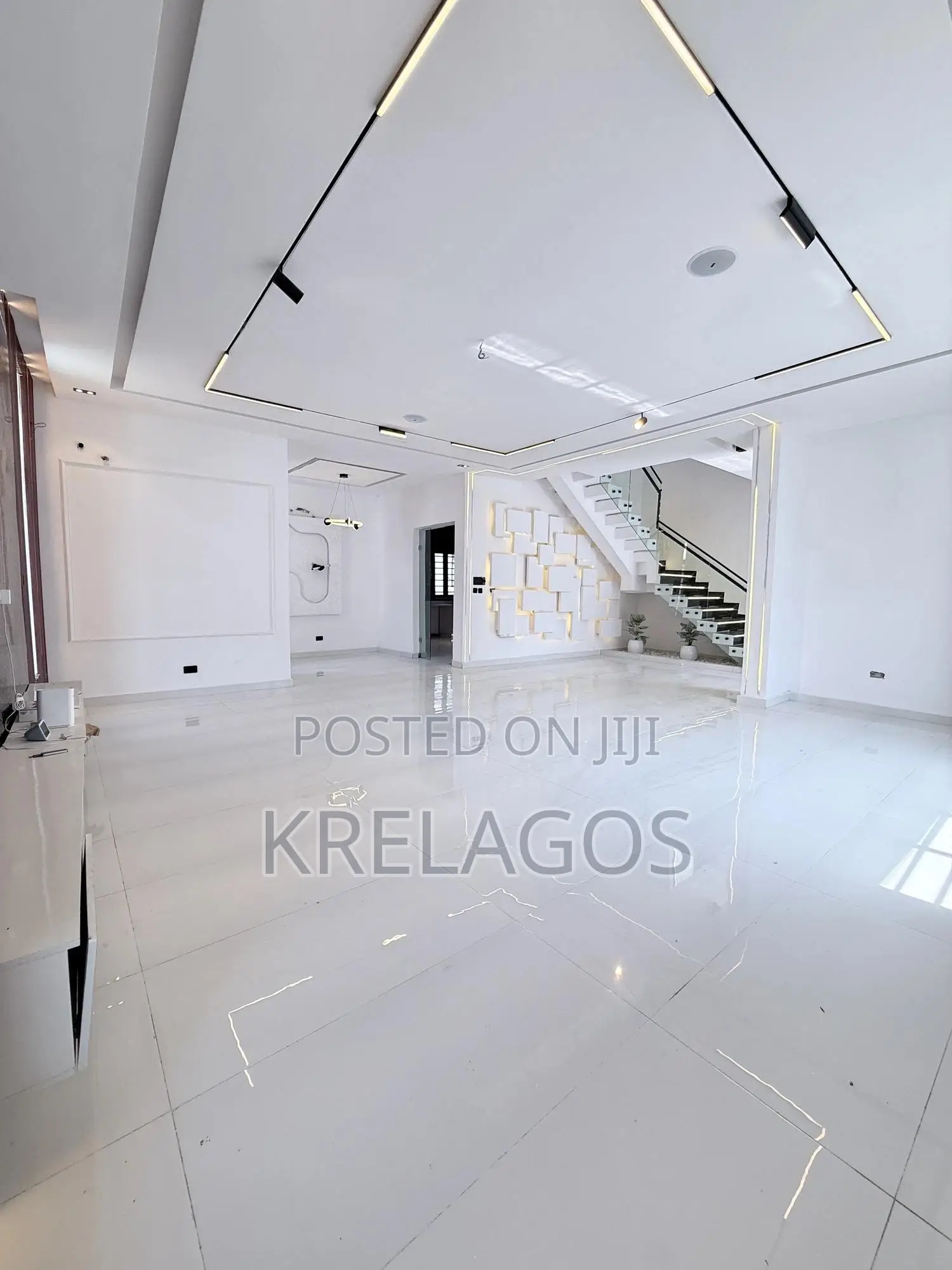 5bdrm Duplex in Orchid, Chevron for sale