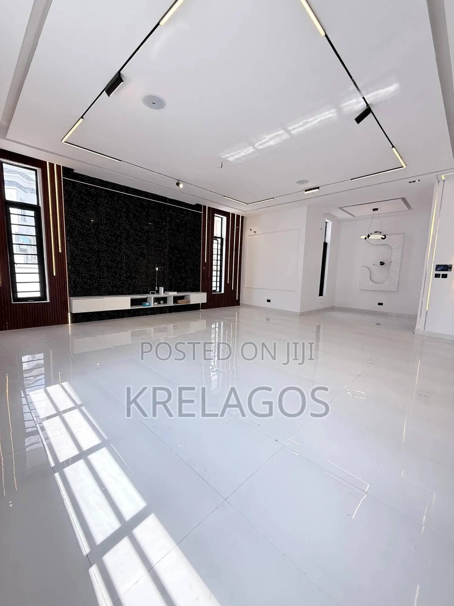 5bdrm Duplex in Orchid, Chevron for sale