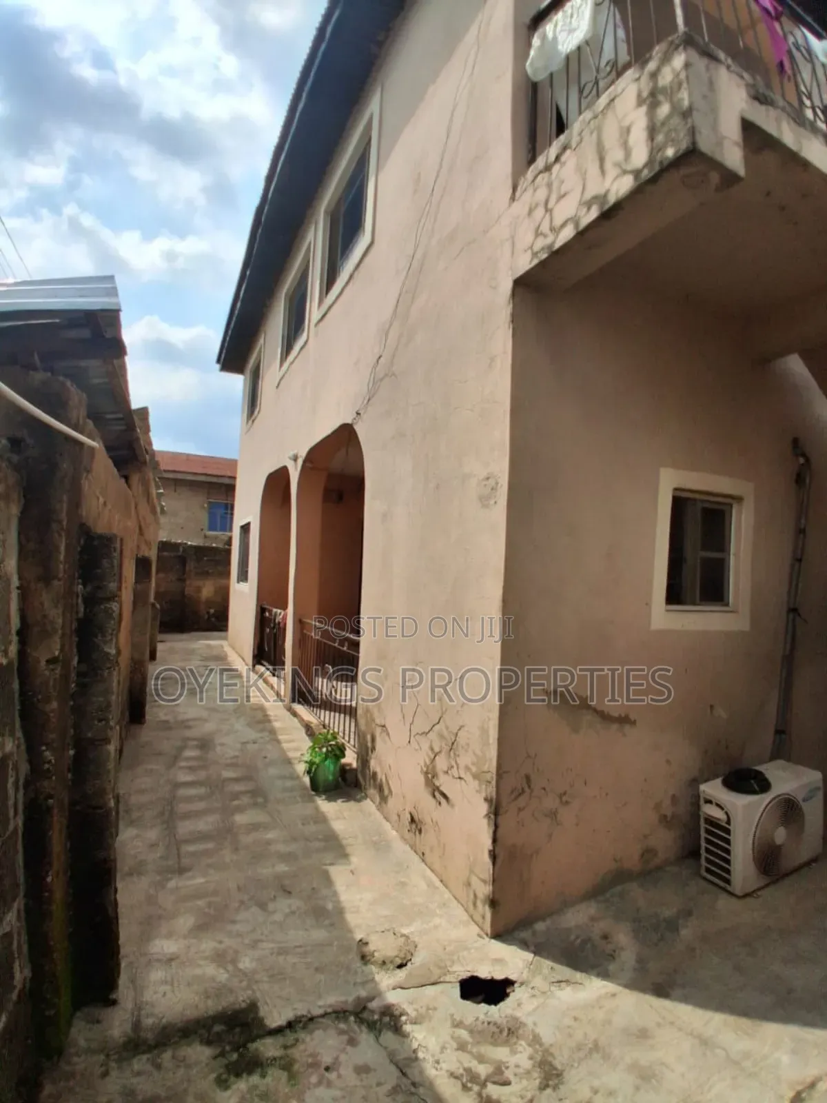 2bdrm Block of Flats in Akinyemi, Akala Express for sale