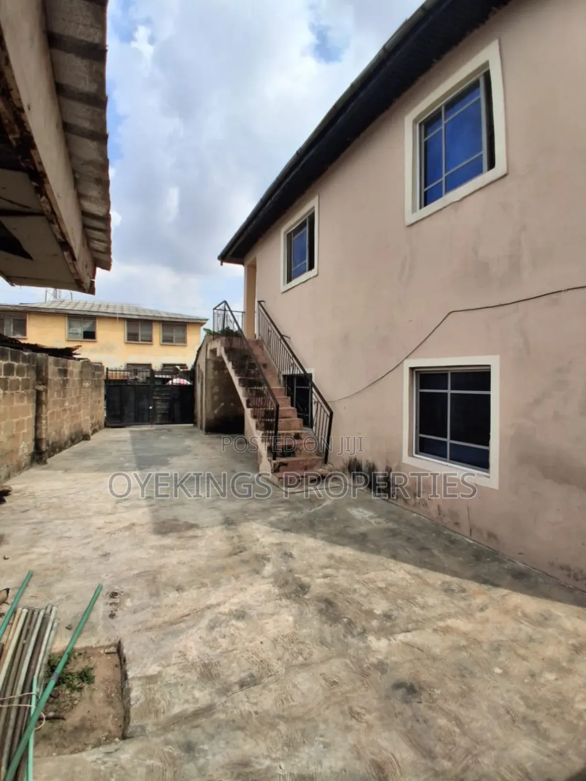 2bdrm Block of Flats in Akinyemi, Akala Express for sale