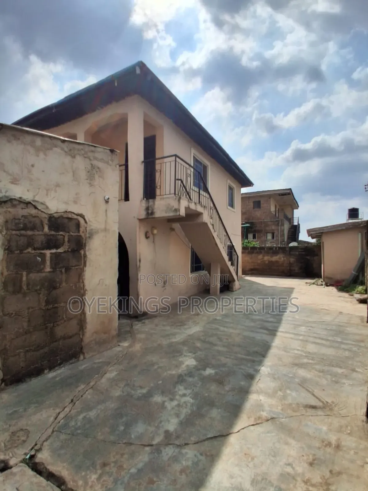 2bdrm Block of Flats in Akinyemi, Akala Express for sale