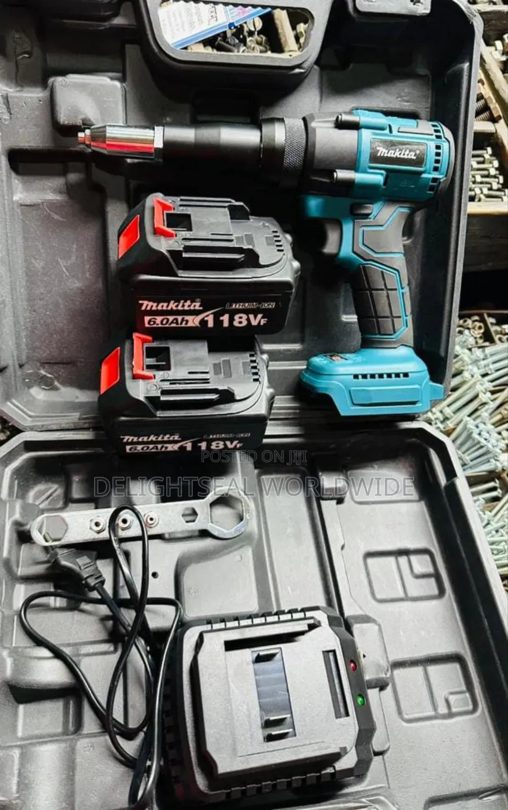 Cordless Rivet Machine