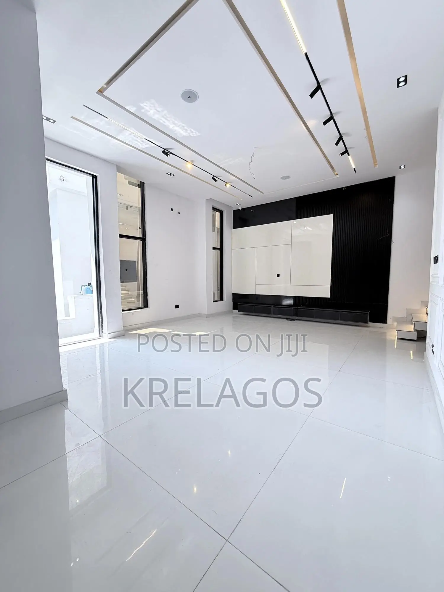 4bdrm Duplex in Orchid, Chevron for sale
