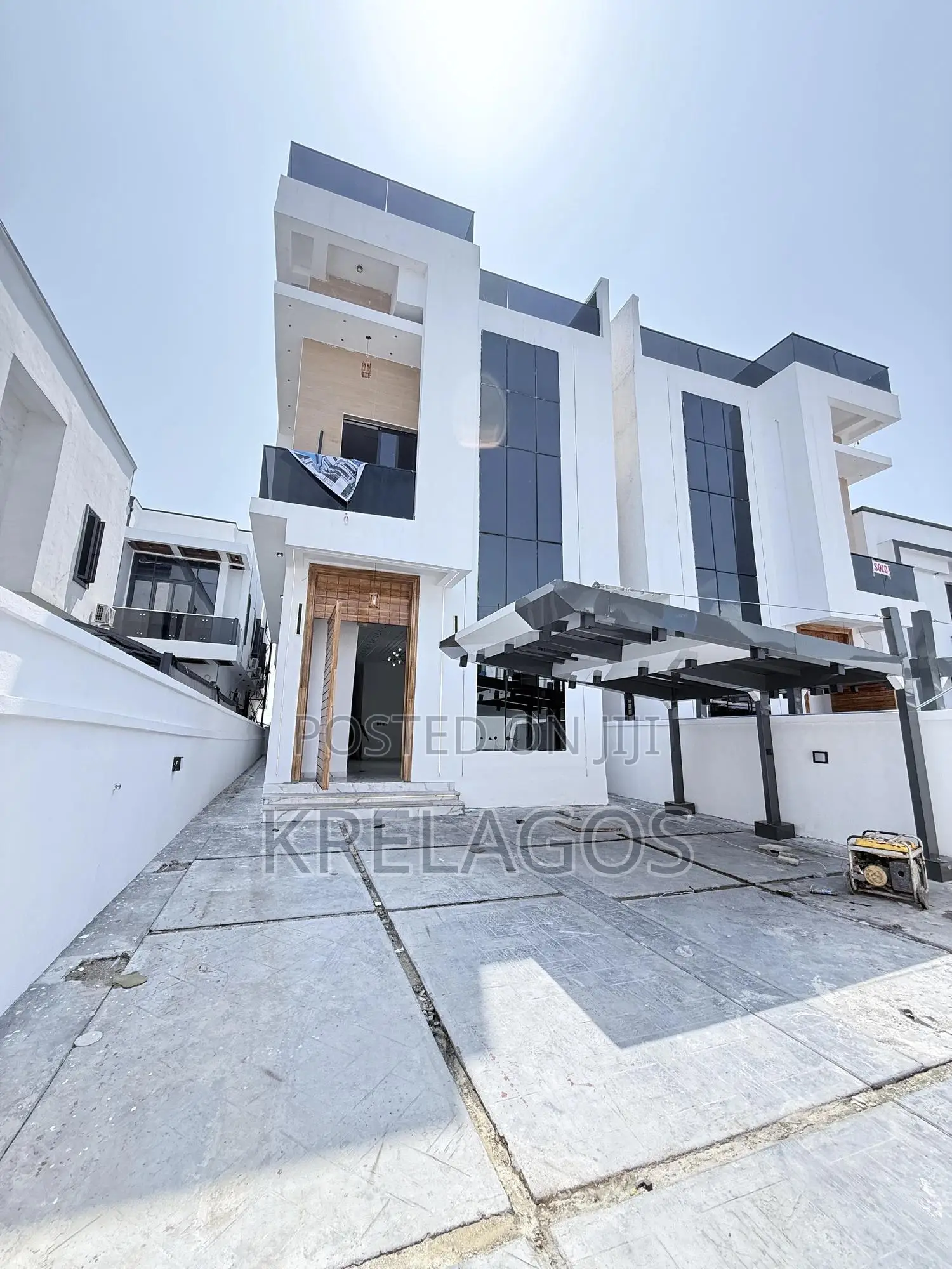 5bdrm Duplex in Orchid, Chevron for sale