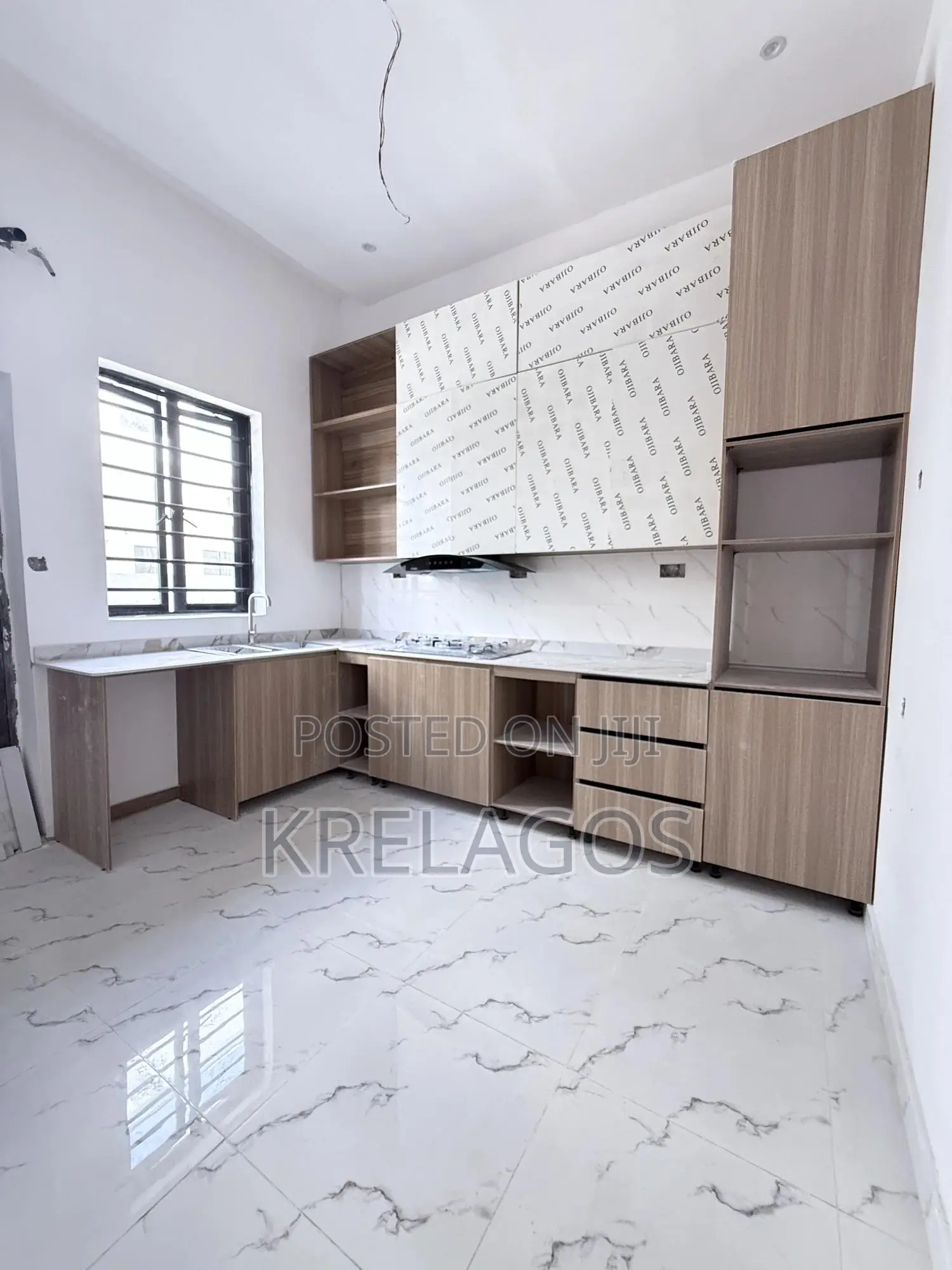 4bdrm Duplex in Orchid, Chevron for sale