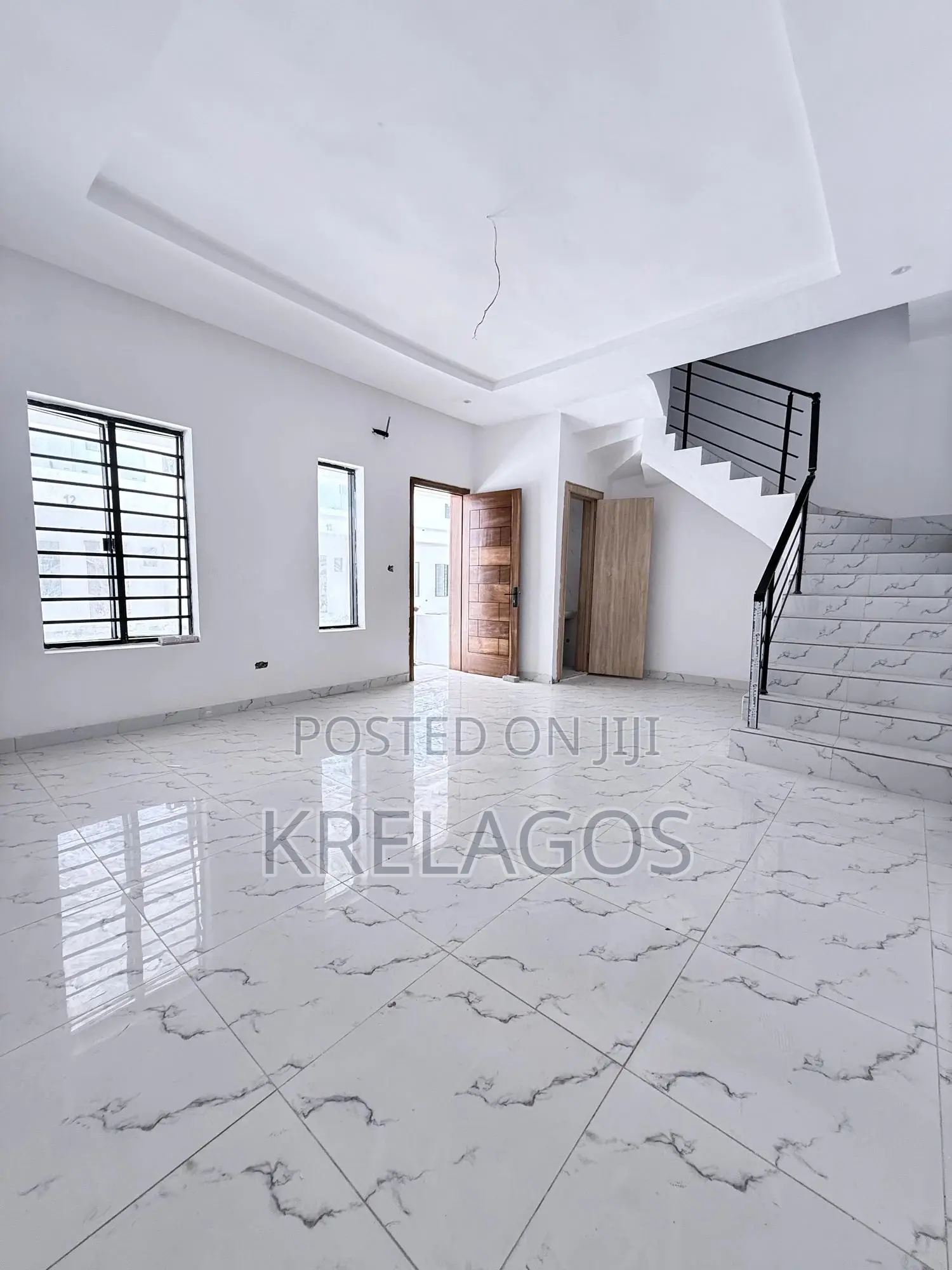 4bdrm Duplex in Orchid, Chevron for sale