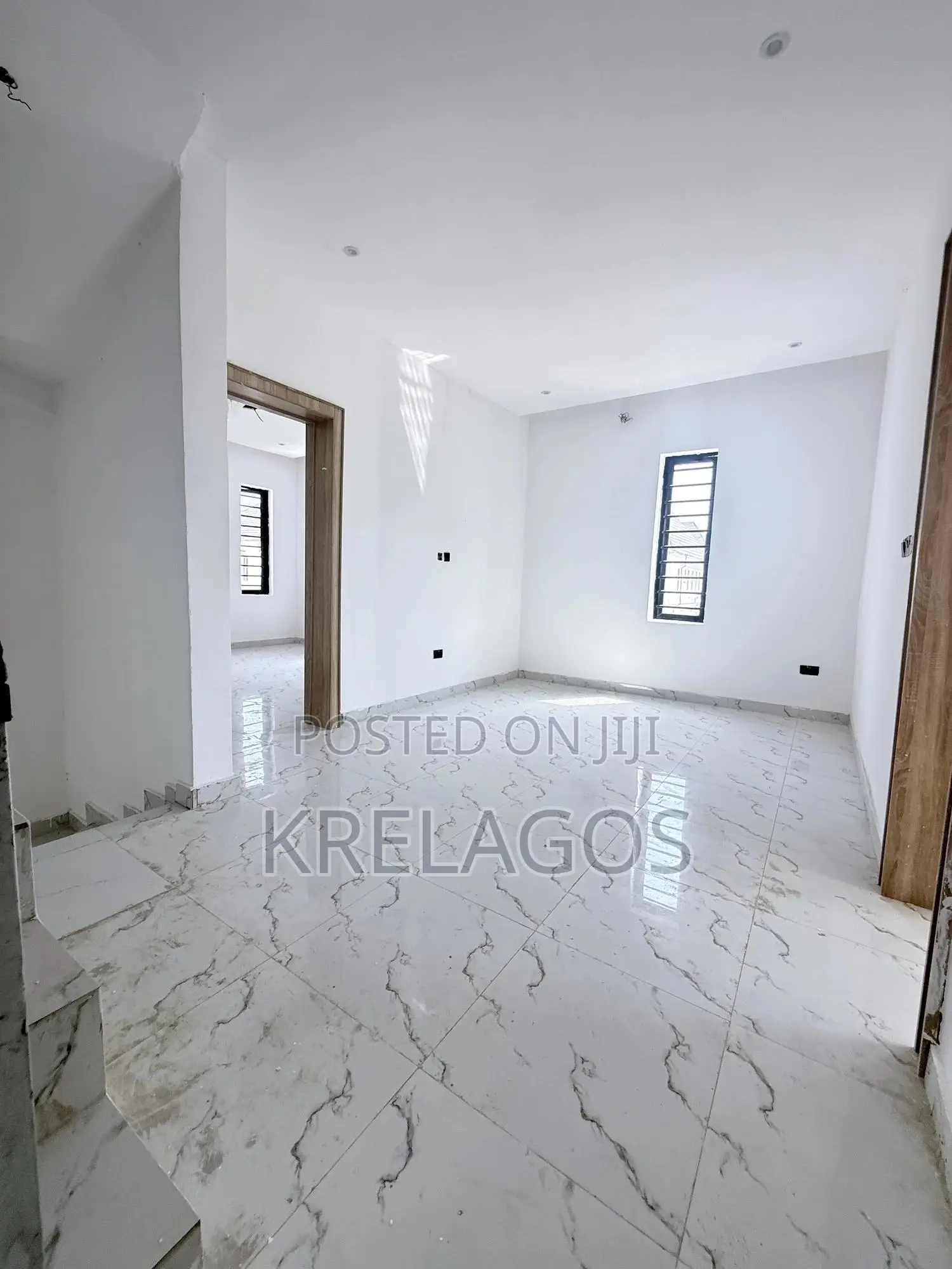 4bdrm Duplex in Orchid, Chevron for sale