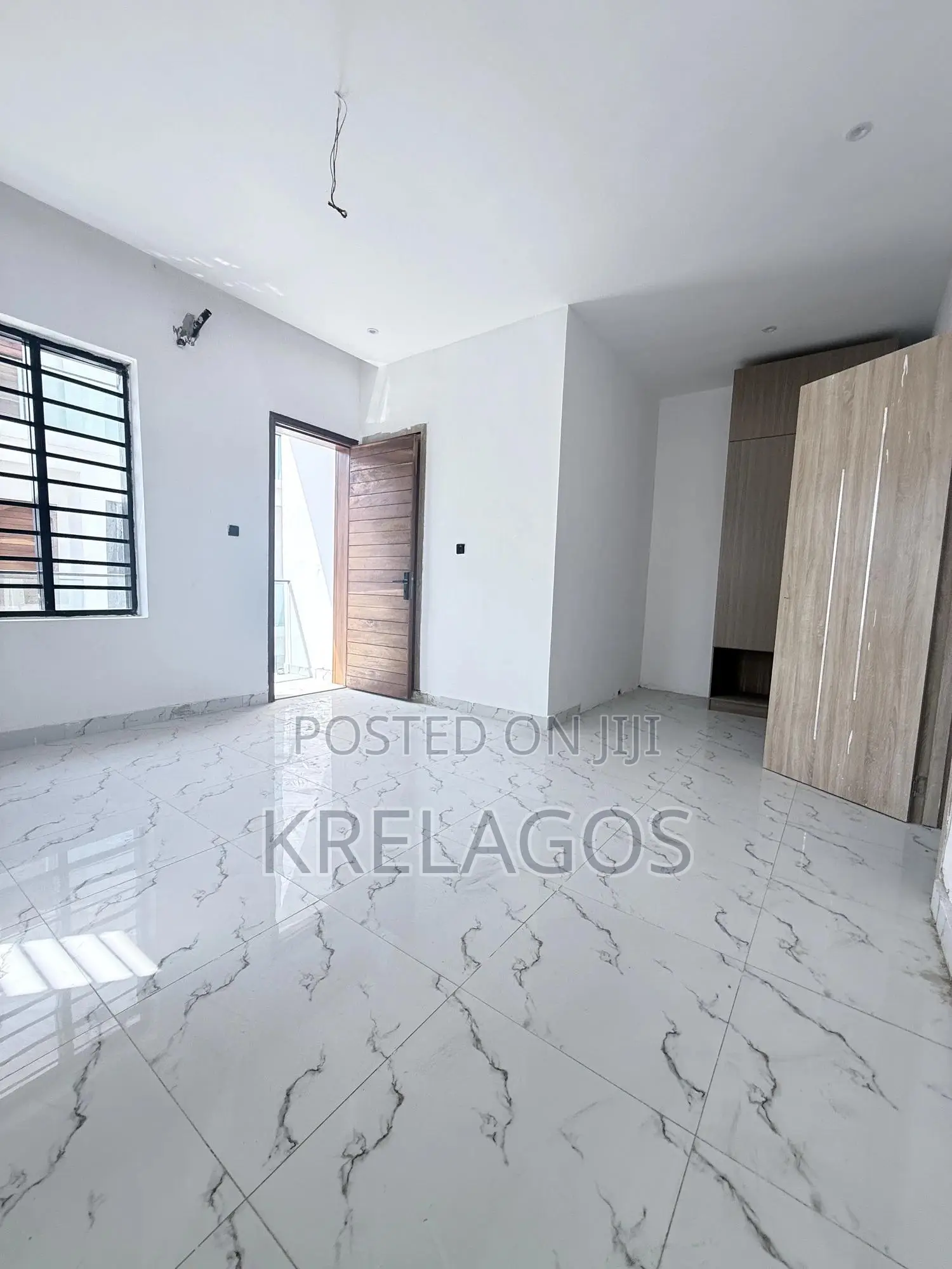 4bdrm Duplex in Orchid, Chevron for sale