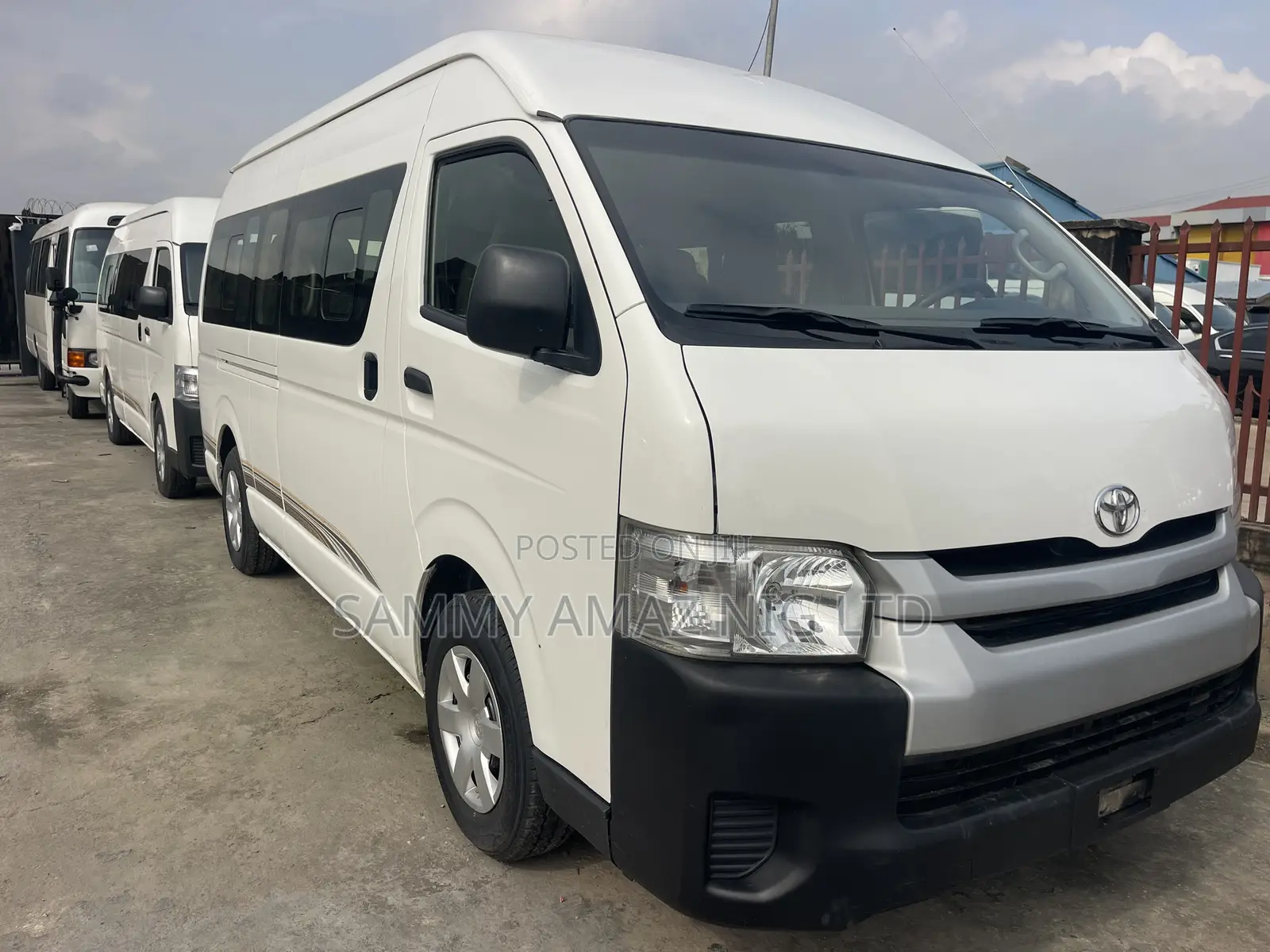 Toyota HiAce 2015 White
