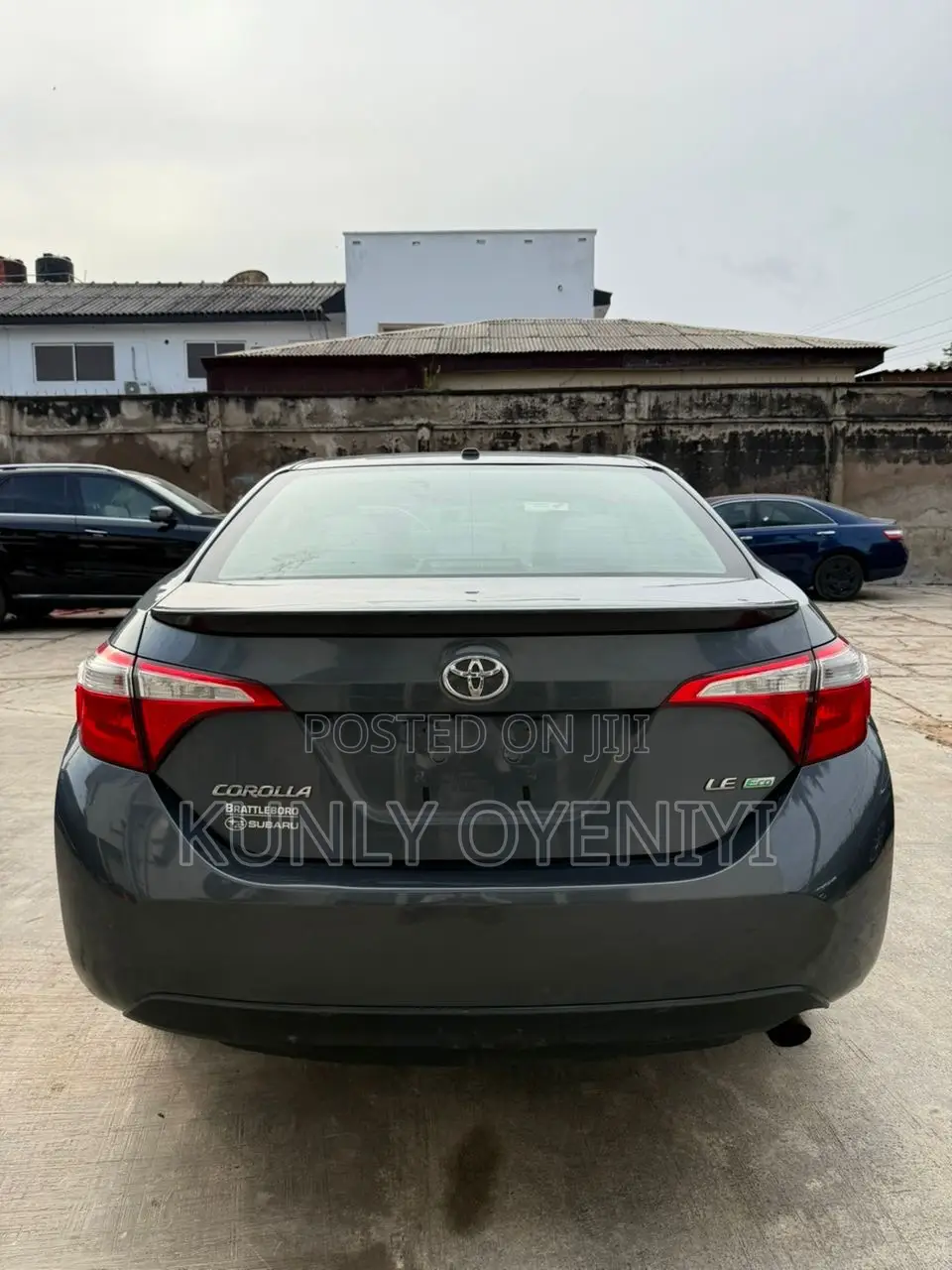 Toyota Corolla LE Premium 4dr Sedan (1.8L 4cyl CVT) 2015 Gray