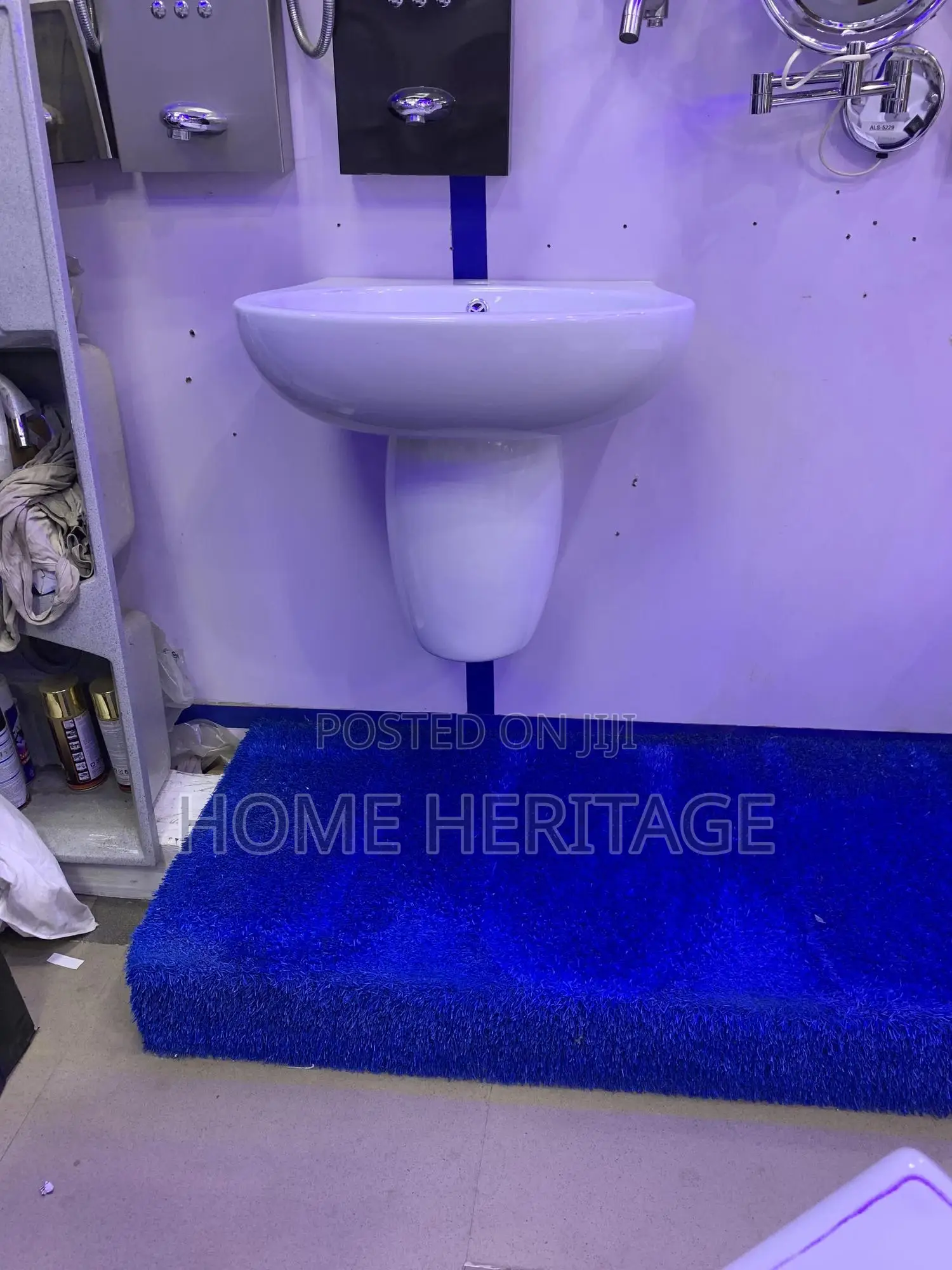 Basin With Short Pedestal