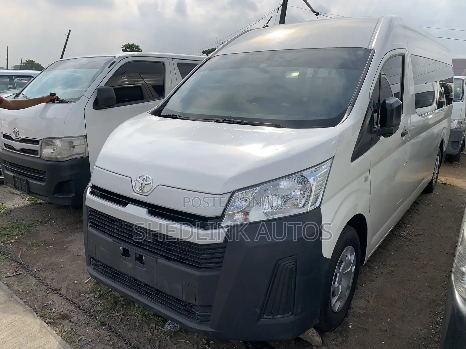 Toyota HiAce 2022 White