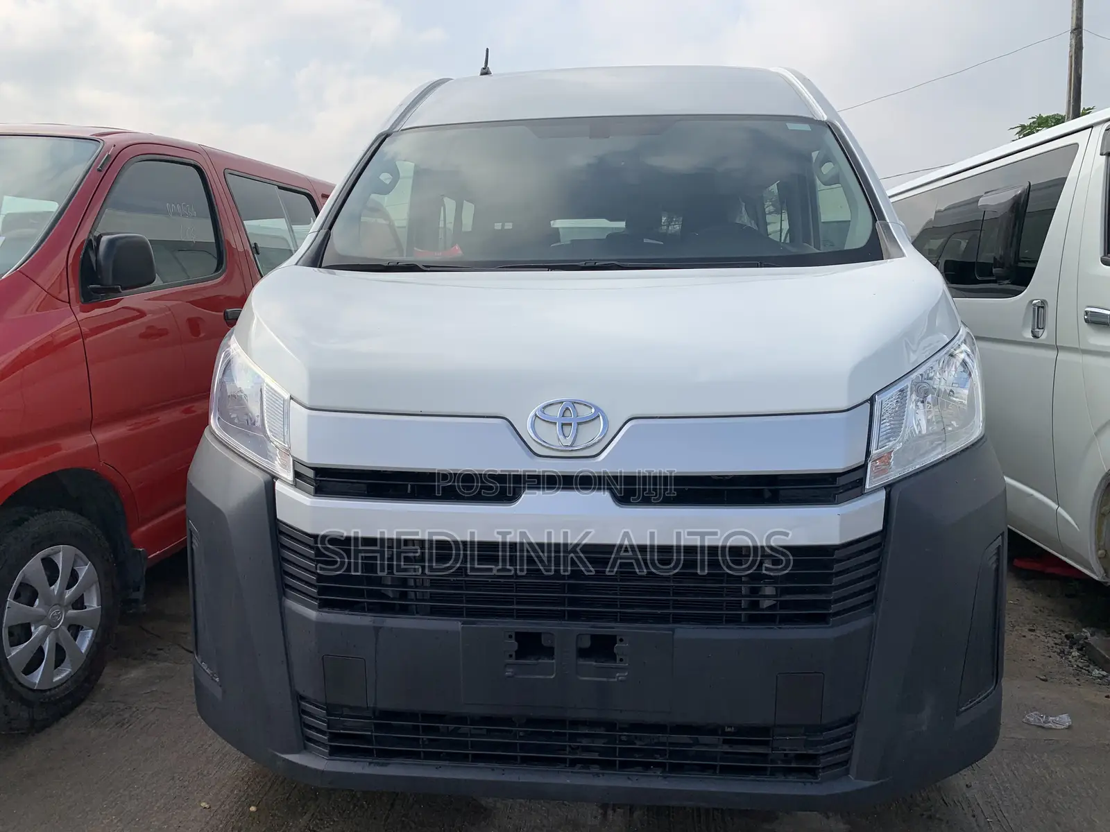 Toyota HiAce 2021 White