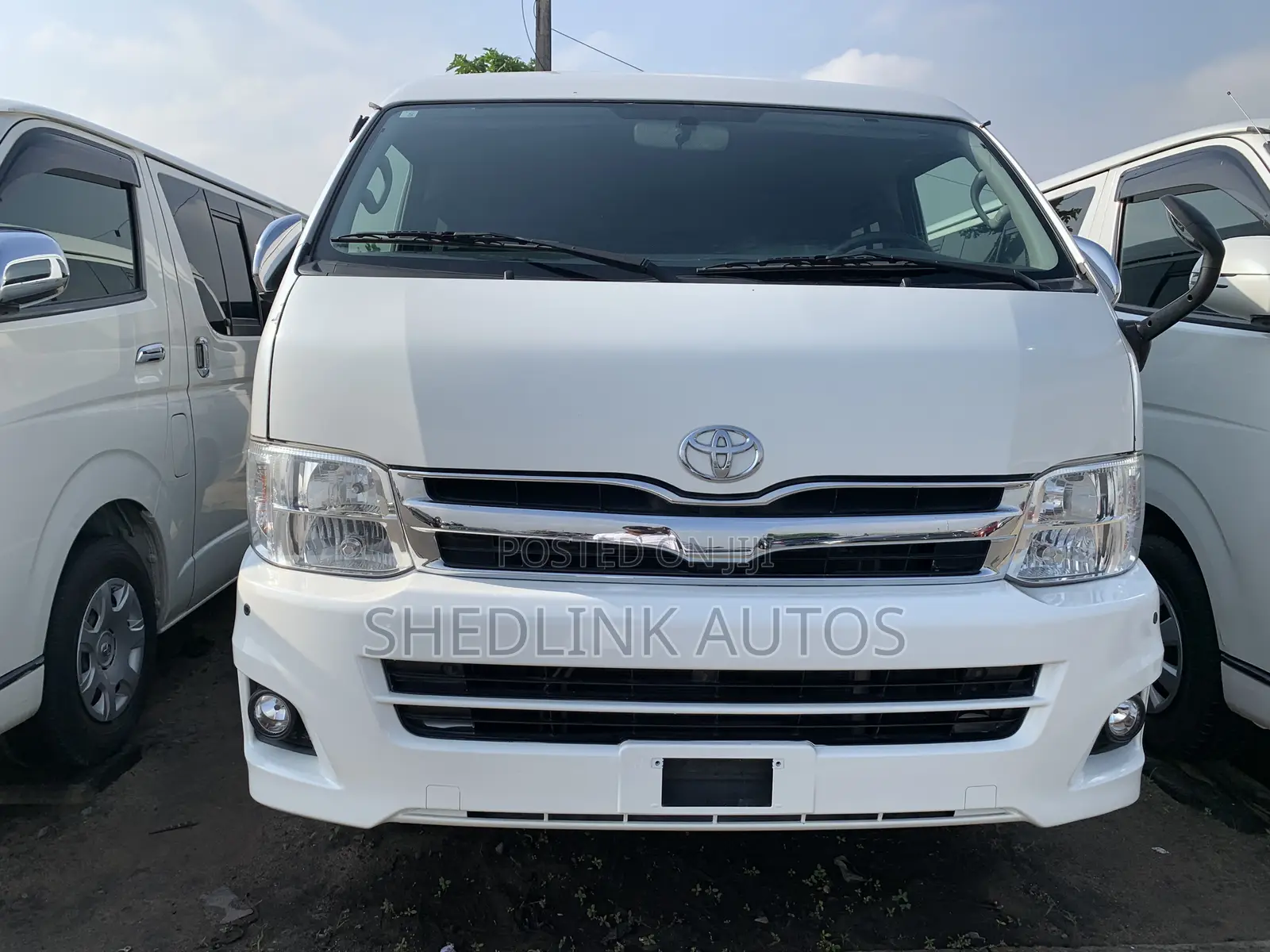 Toyota HiAce 2013 White