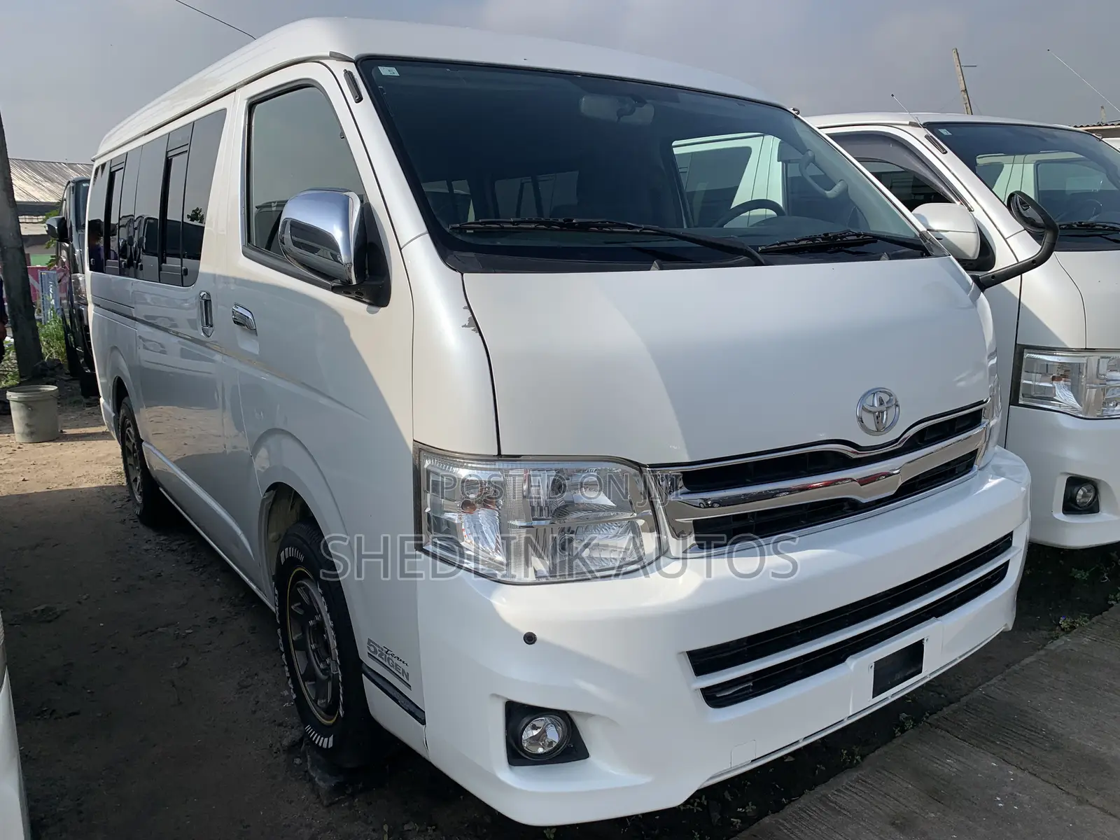 Toyota HiAce 2013 White