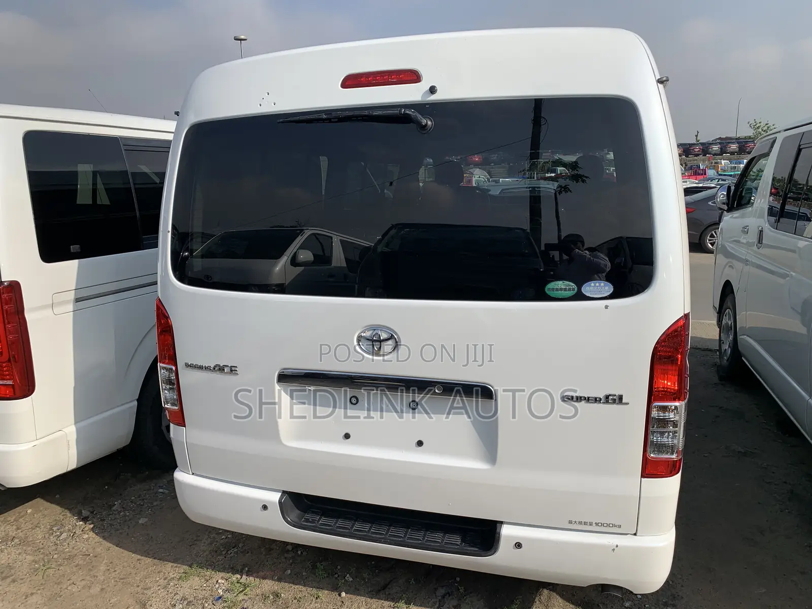 Toyota HiAce 2013 White