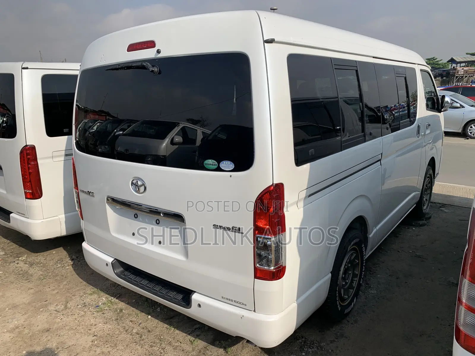 Toyota HiAce 2013 White