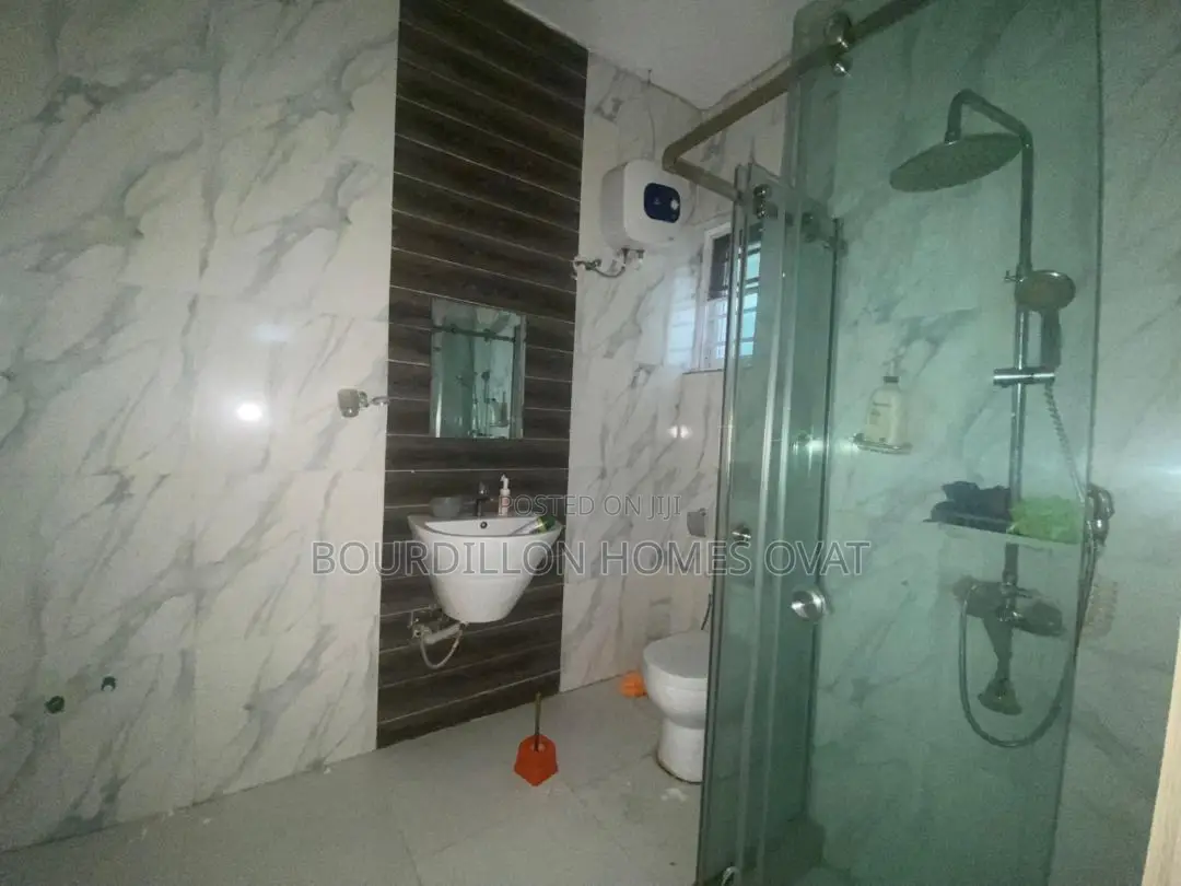 4bdrm Duplex in Harris Drive By Vgc for rent