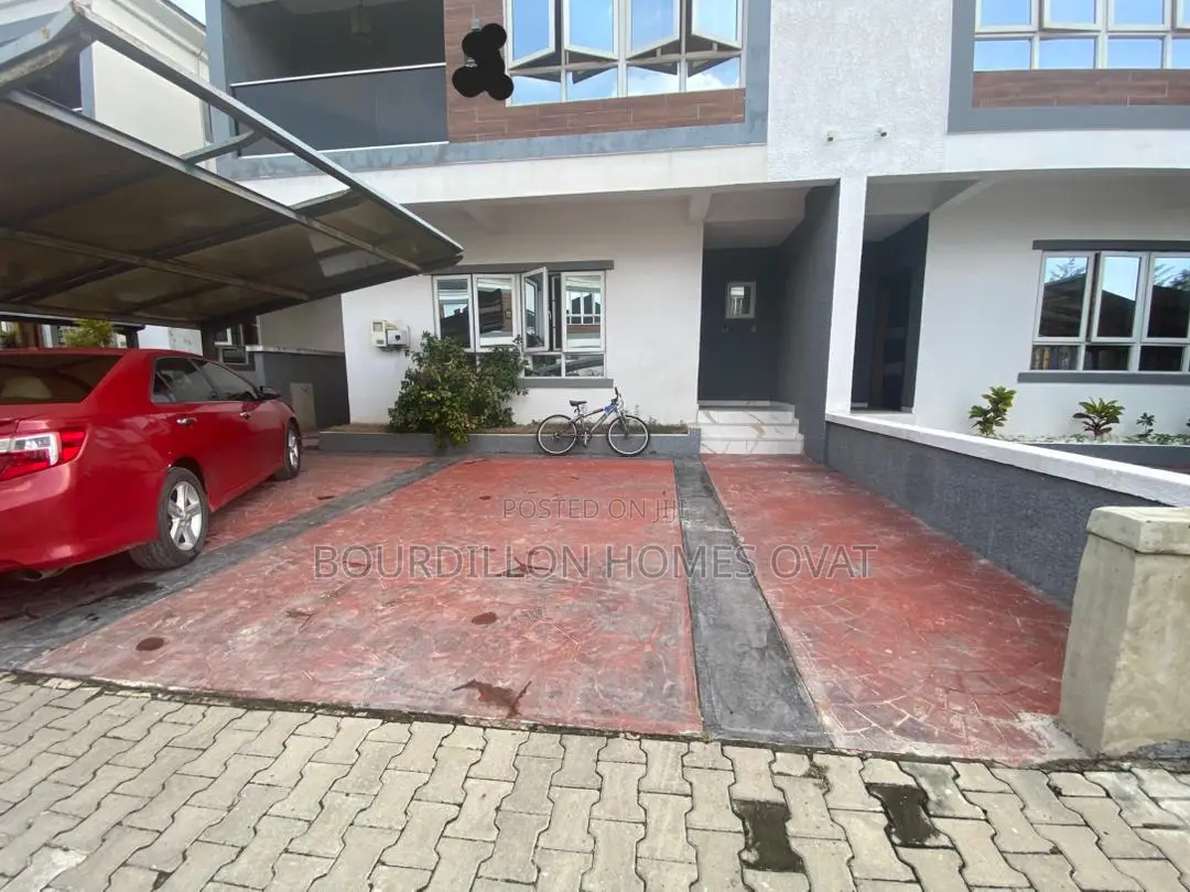 4bdrm Duplex in Lekki for sale