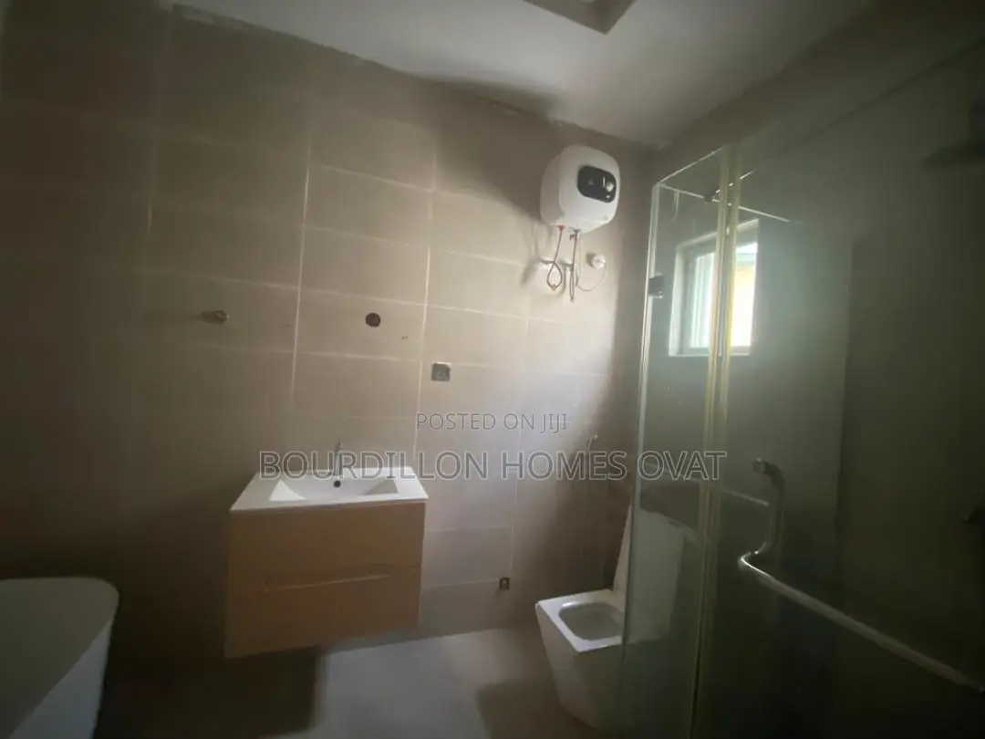 4bdrm Duplex in Lekki for sale