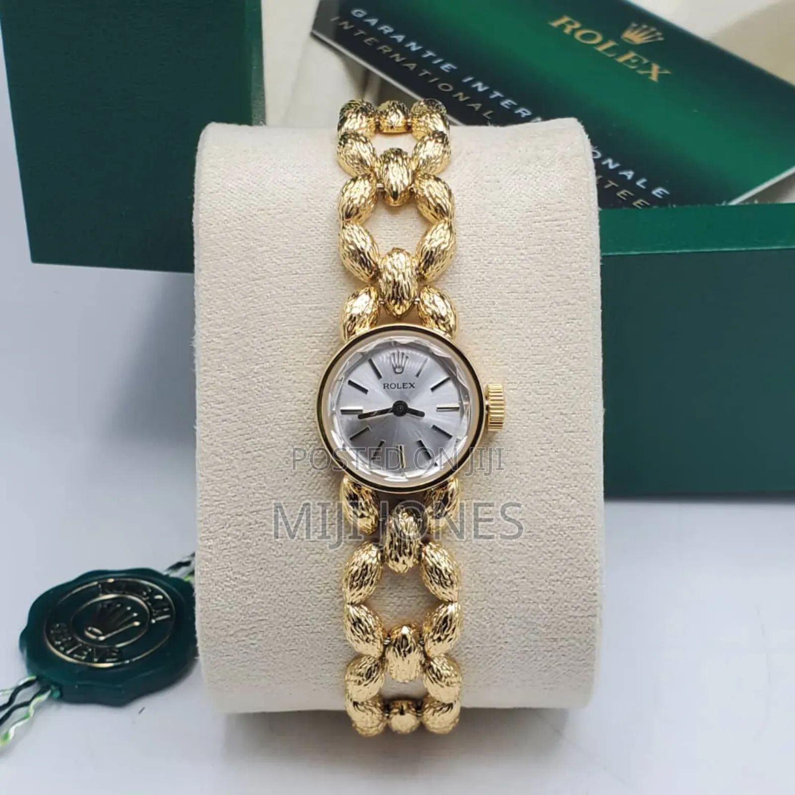 "Elegance Reimagined: Rolex-inspired Tiny Chain Watch For Her ⚙💎"