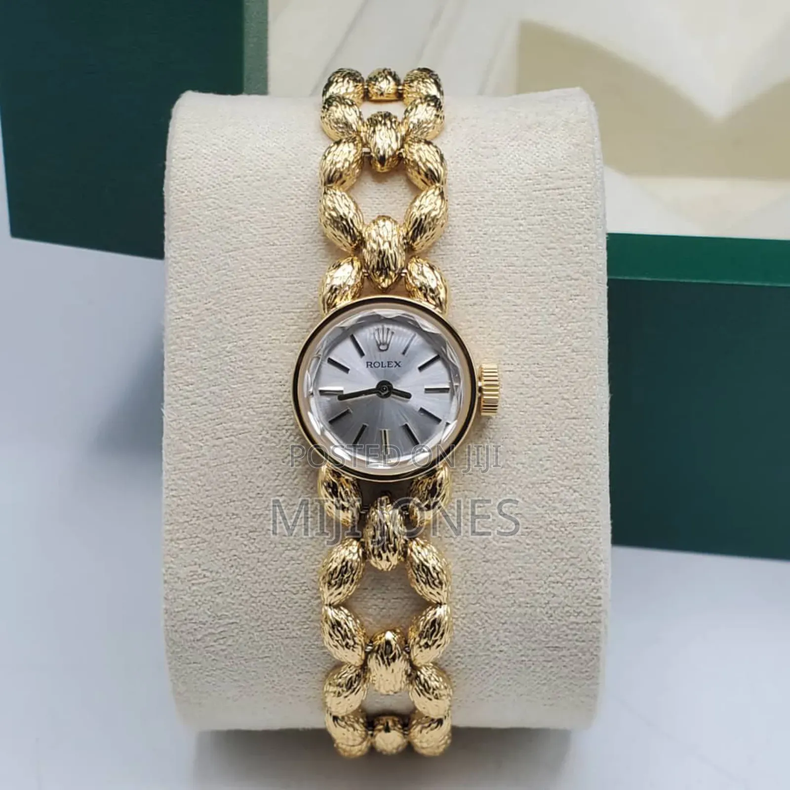 "Elegance Reimagined: Rolex-inspired Tiny Chain Watch For Her ⚙💎"