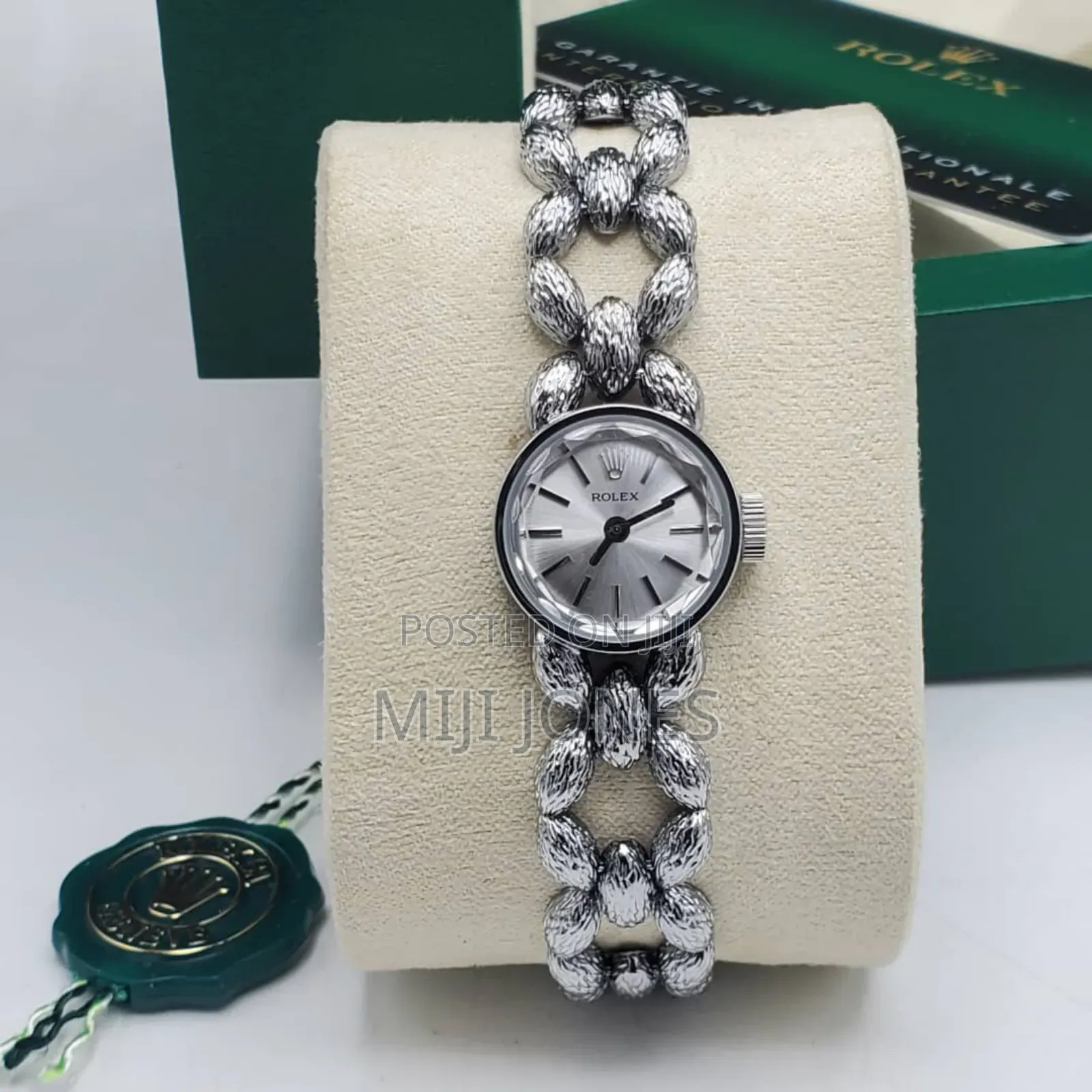 "Elegance Reimagined: Rolex-inspired Tiny Chain Watch For Her ⚙💎"