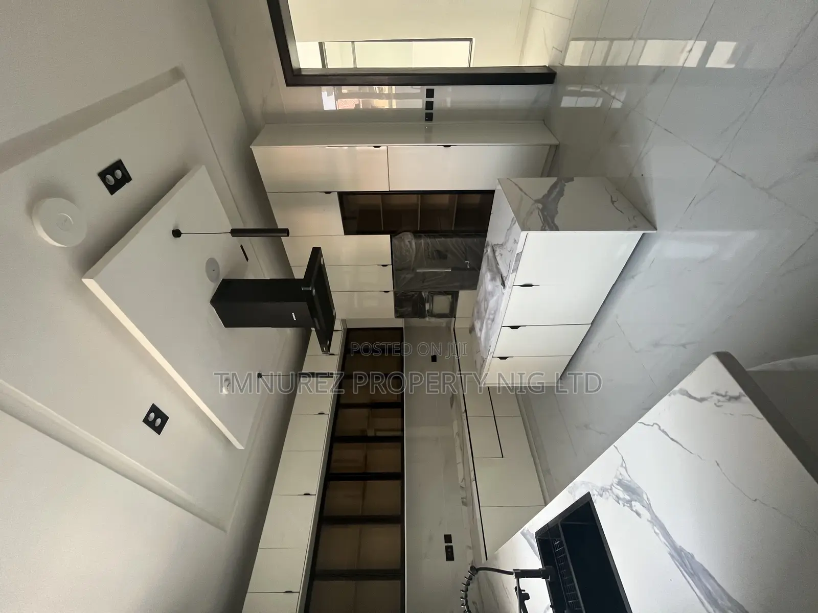 5bdrm Duplex in Chevron, Lekki for sale