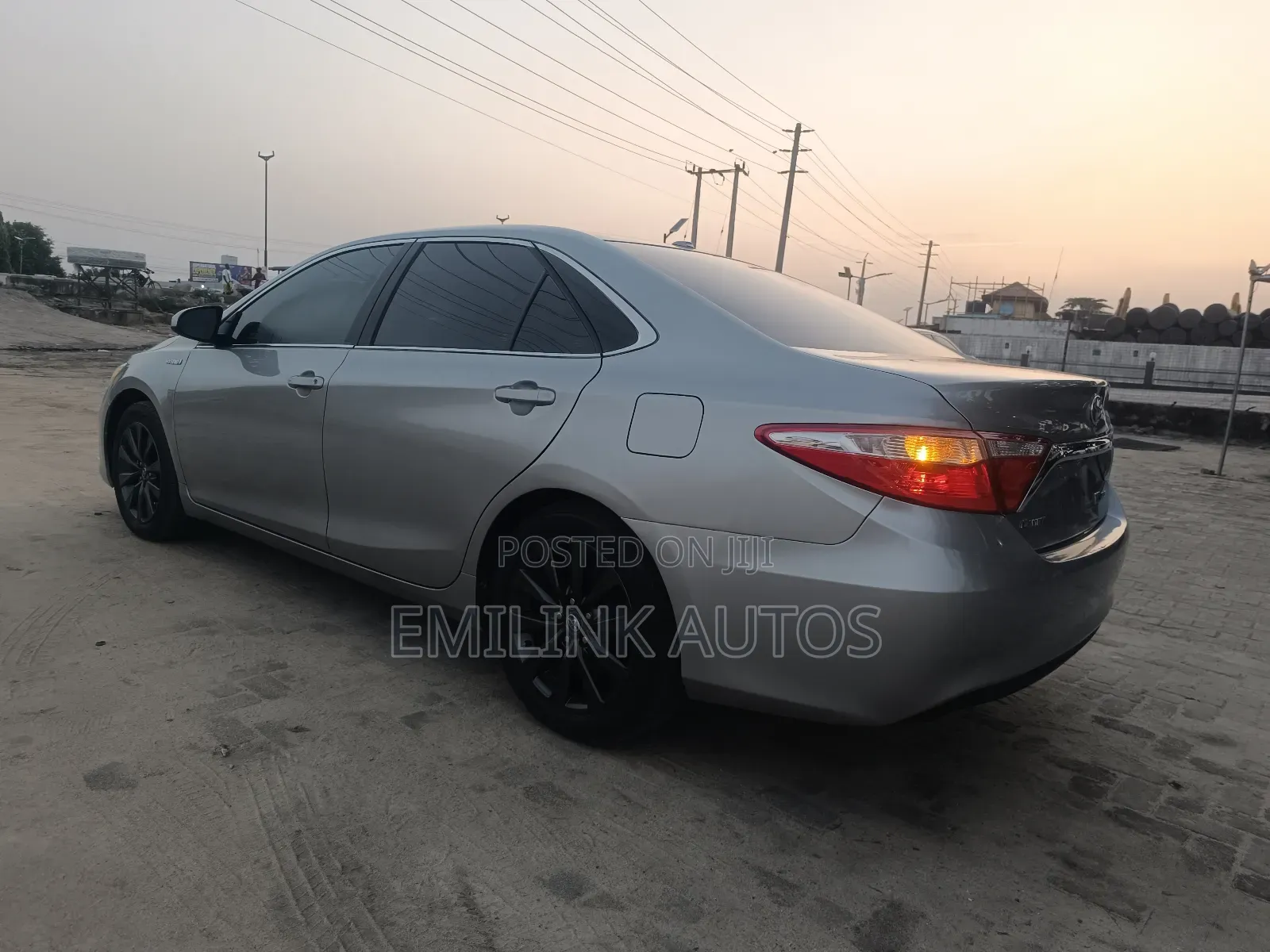 Toyota Camry XLE 4dr Sedan (2.5L 4cyl 6A) 2015 Silver