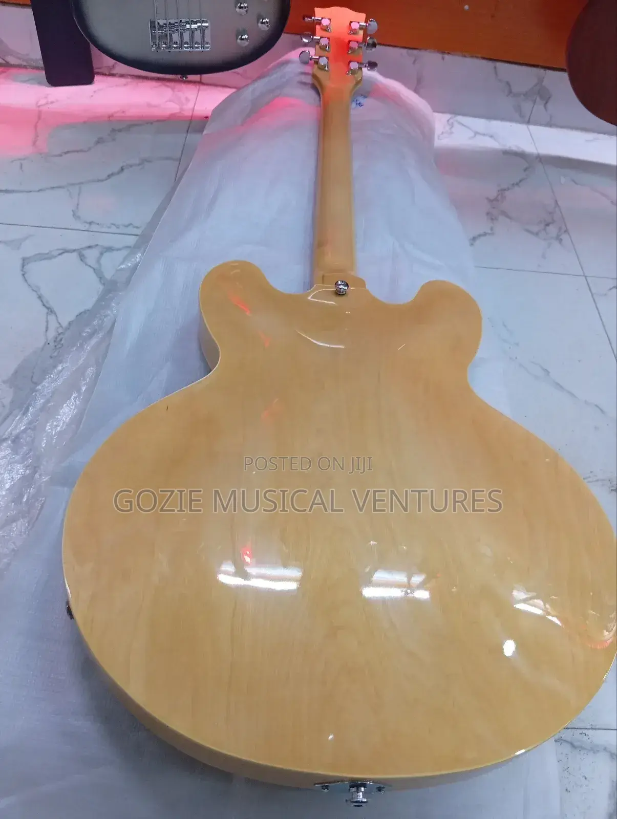 Ultimate Japan Semi Hollow Body Electric Guitar