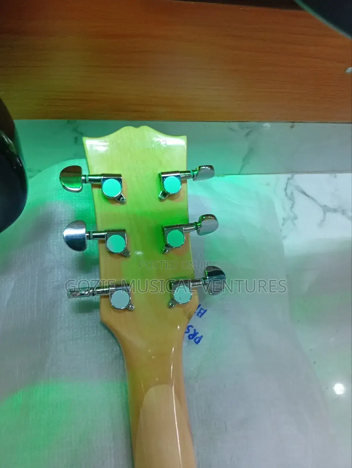 Ultimate Japan Semi Hollow Body Electric Guitar
