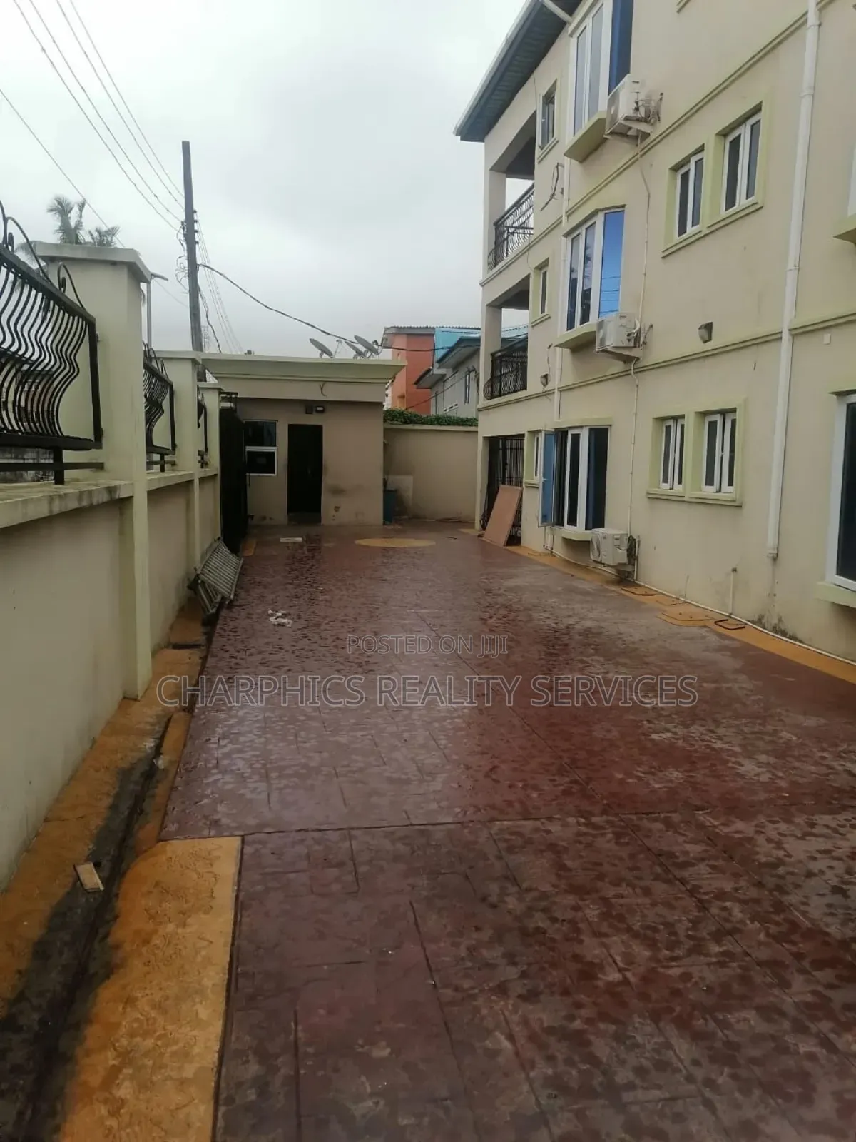 6bdrm Block of Flats in Toyin Street for sale