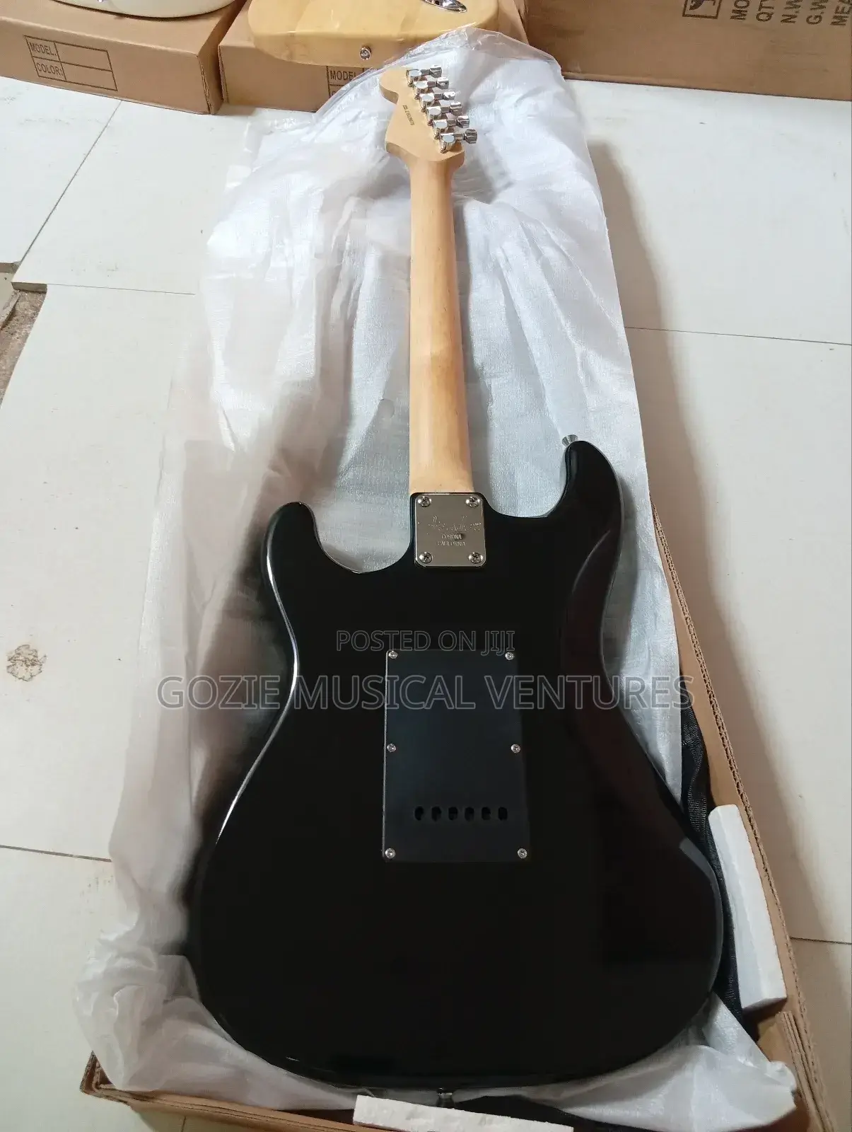 Squeir Fender Ander Stratocaster Electric Guitar