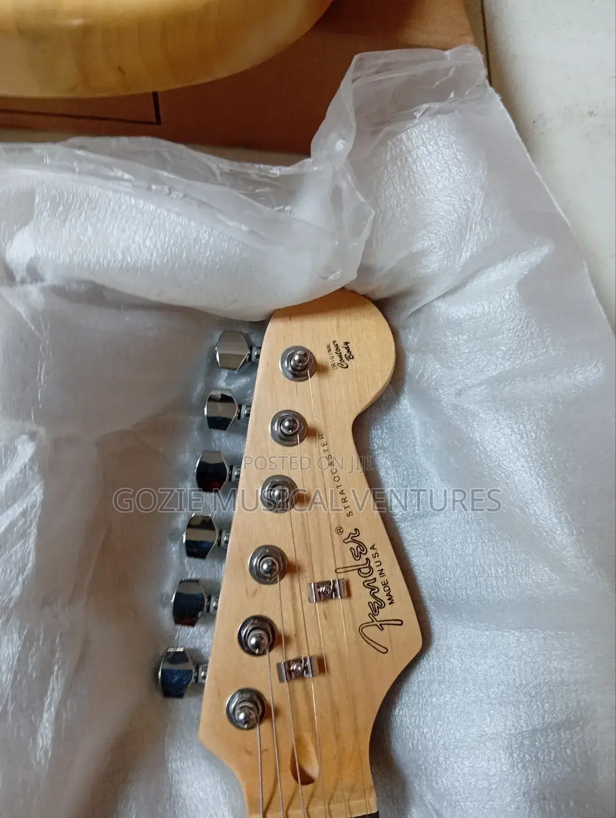 Squeir Fender Ander Stratocaster Electric Guitar