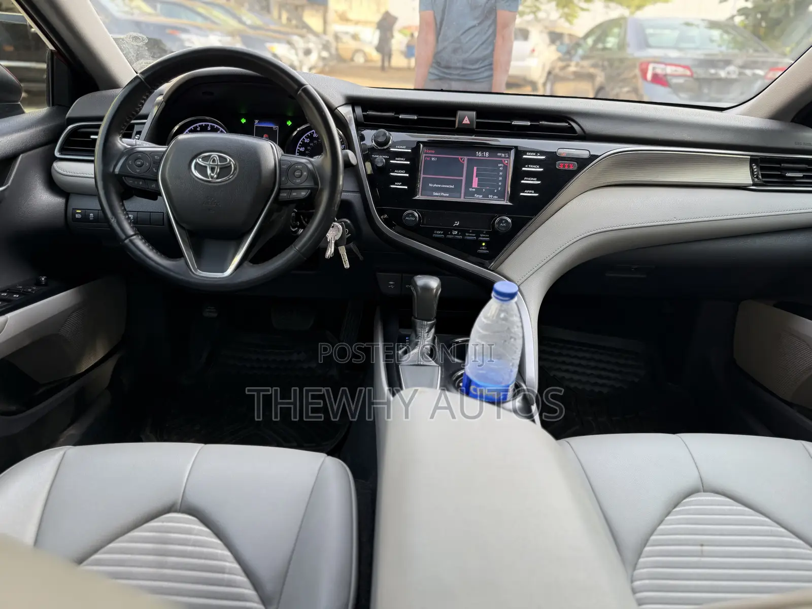 Toyota Camry SE (2.5L 4cyl 8A) 2019 Burgundy