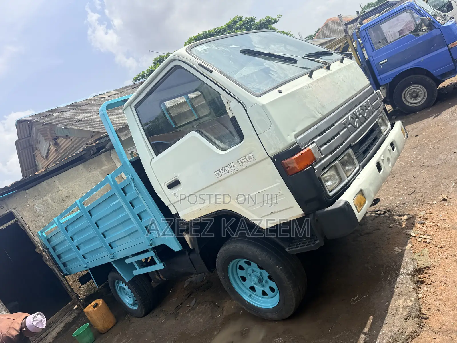 Toyota Dyna 150 Old Model Registered Truck Dropped Sided Bucket