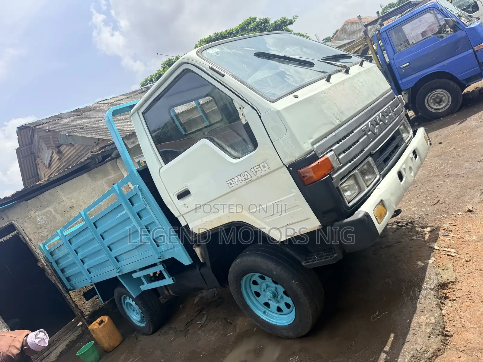 Toyota Dyna 150 Old Model Registered Truck Dropped Sided Bucket