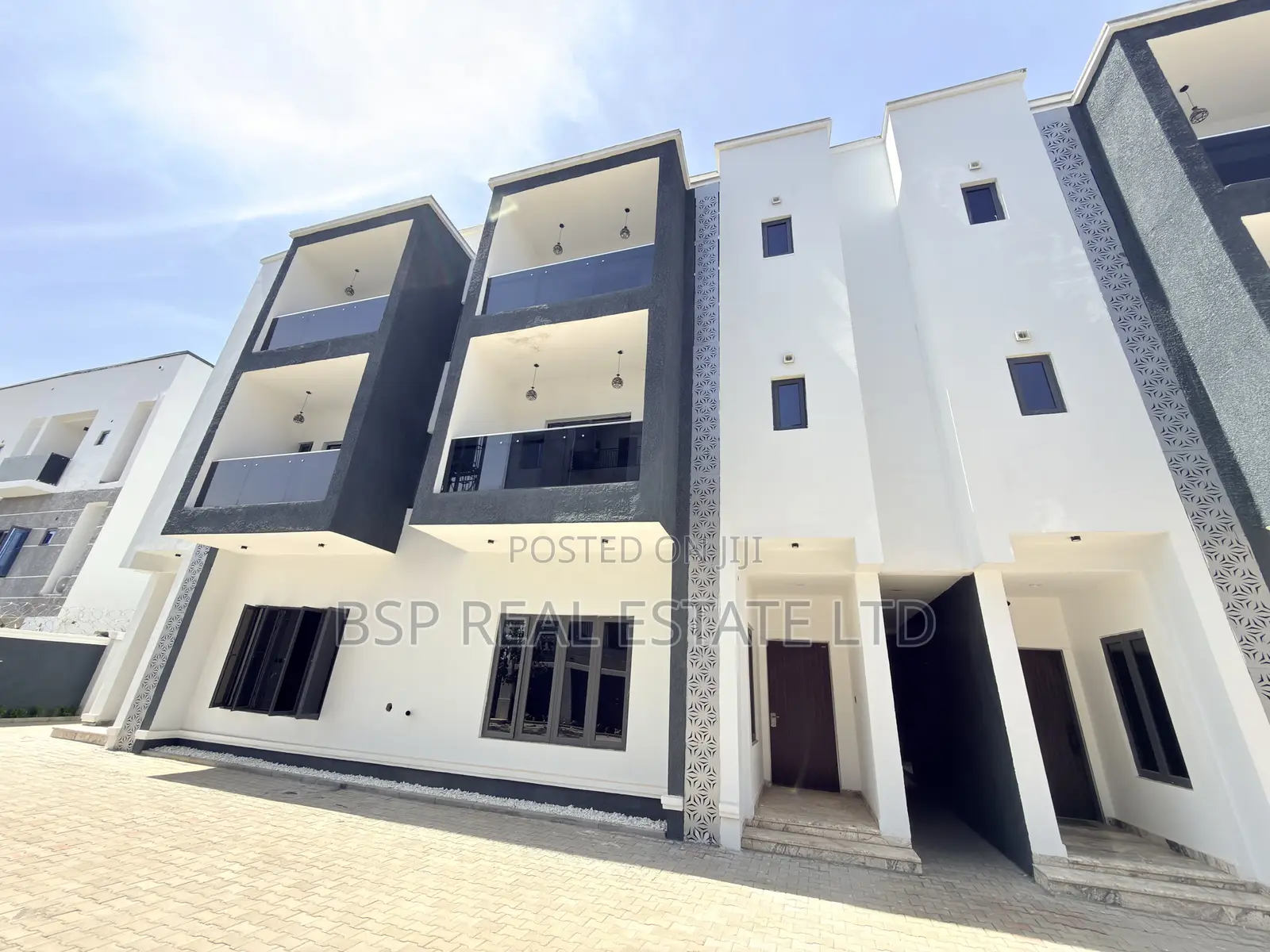 4bdrm Townhouse/Terrace in Jahi for sale