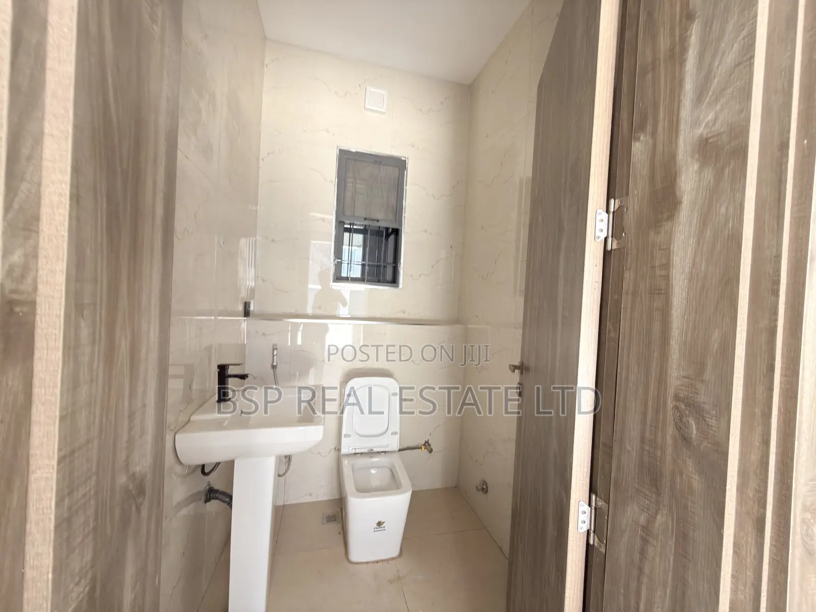 4bdrm Townhouse/Terrace in Jahi for sale
